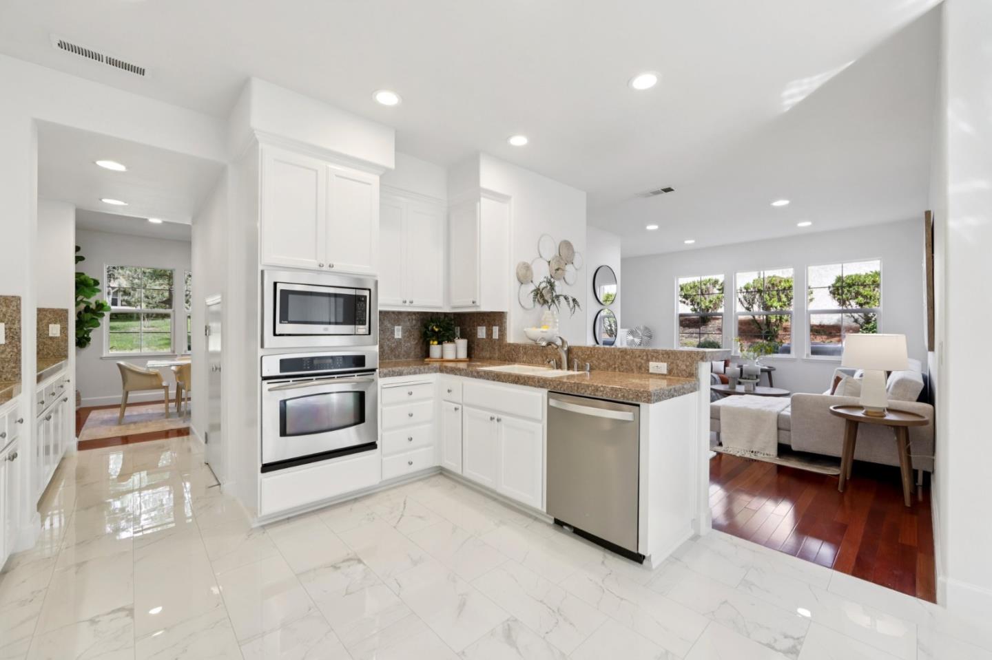 Detail Gallery Image 11 of 70 For 3858 Evangelho Cir, San Jose,  CA 95148 - 4 Beds | 2/1 Baths