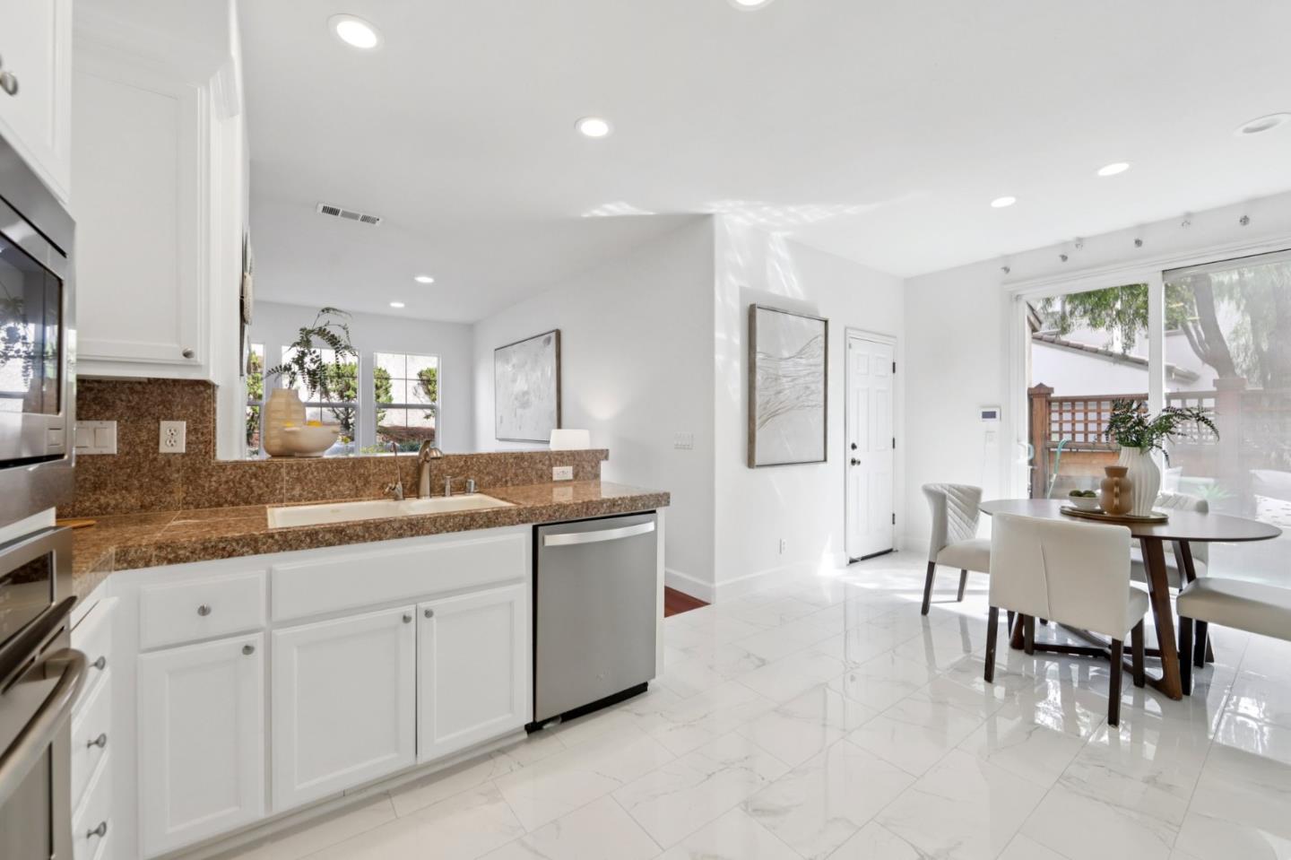 Detail Gallery Image 12 of 70 For 3858 Evangelho Cir, San Jose,  CA 95148 - 4 Beds | 2/1 Baths