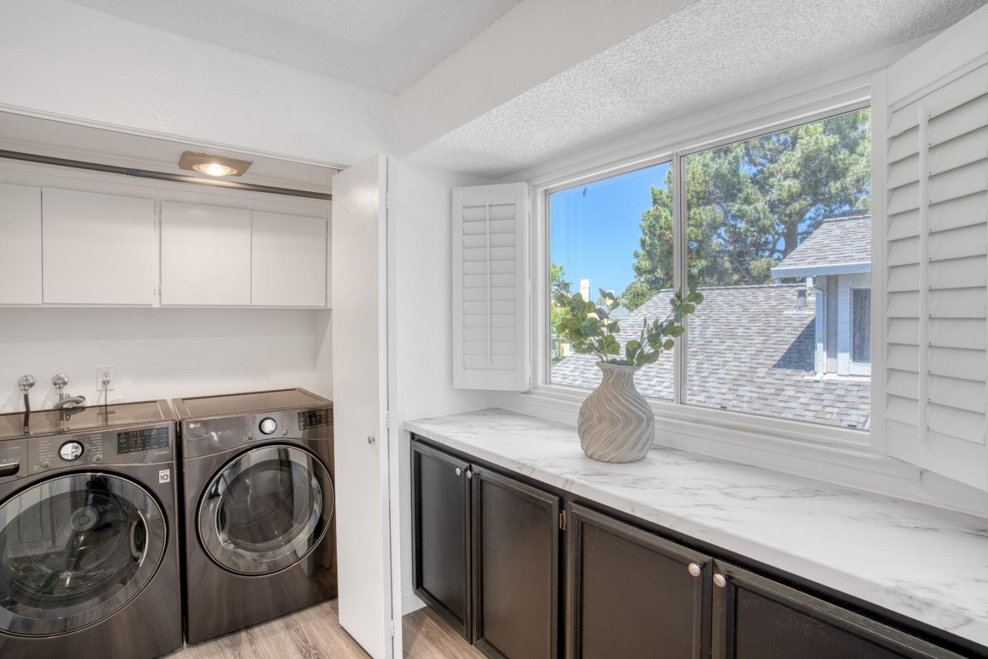 Detail Gallery Image 14 of 29 For 340 N Wildwood, Hercules,  CA 94547 - 3 Beds | 2/1 Baths