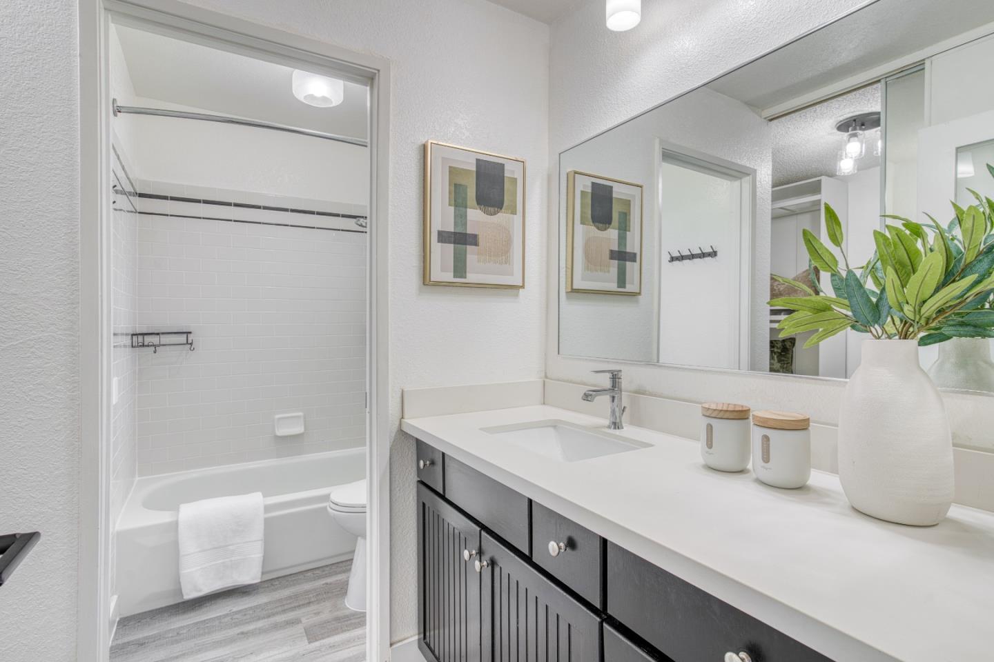 Detail Gallery Image 21 of 29 For 340 N Wildwood, Hercules,  CA 94547 - 3 Beds | 2/1 Baths