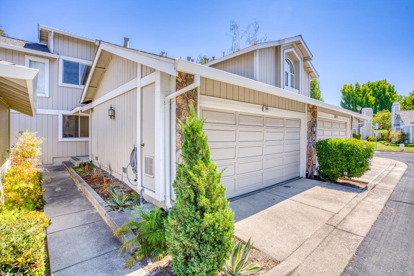 Detail Gallery Image 25 of 29 For 340 N Wildwood, Hercules,  CA 94547 - 3 Beds | 2/1 Baths