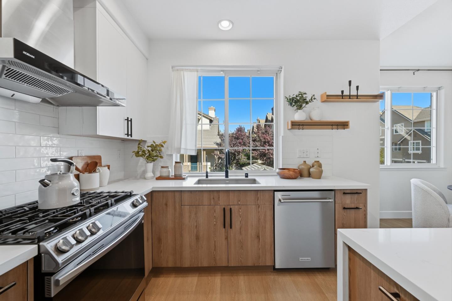 Detail Gallery Image 4 of 68 For 35005 11th St, Union City,  CA 94587 - 4 Beds | 3 Baths