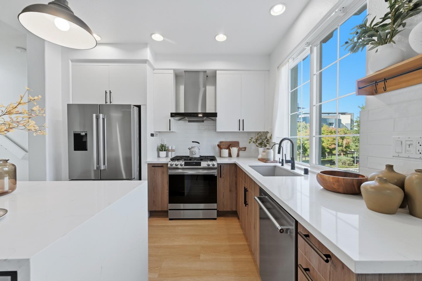 Detail Gallery Image 8 of 68 For 35005 11th St, Union City,  CA 94587 - 4 Beds | 3 Baths