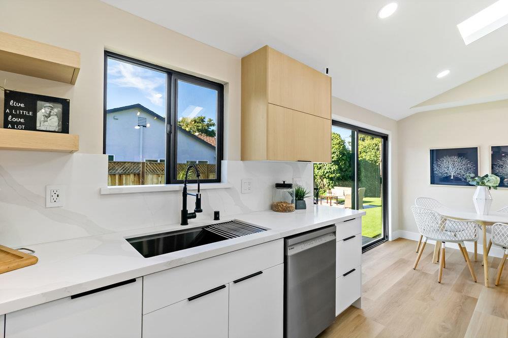 Detail Gallery Image 8 of 80 For 1707 Fruitdale Ave, San Jose,  CA 95128 - 4 Beds | 2 Baths