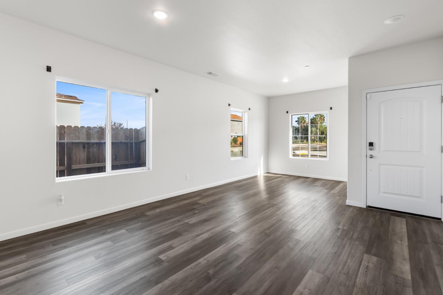 Detail Gallery Image 8 of 31 For 603 Cadiz Ave, Merced,  CA 95341 - 4 Beds | 2/1 Baths