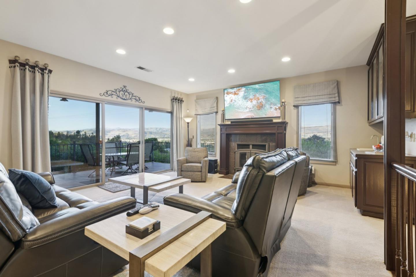 Detail Gallery Image 11 of 44 For 1055 W Dunne Ave, Morgan Hill,  CA 95037 - 4 Beds | 3 Baths