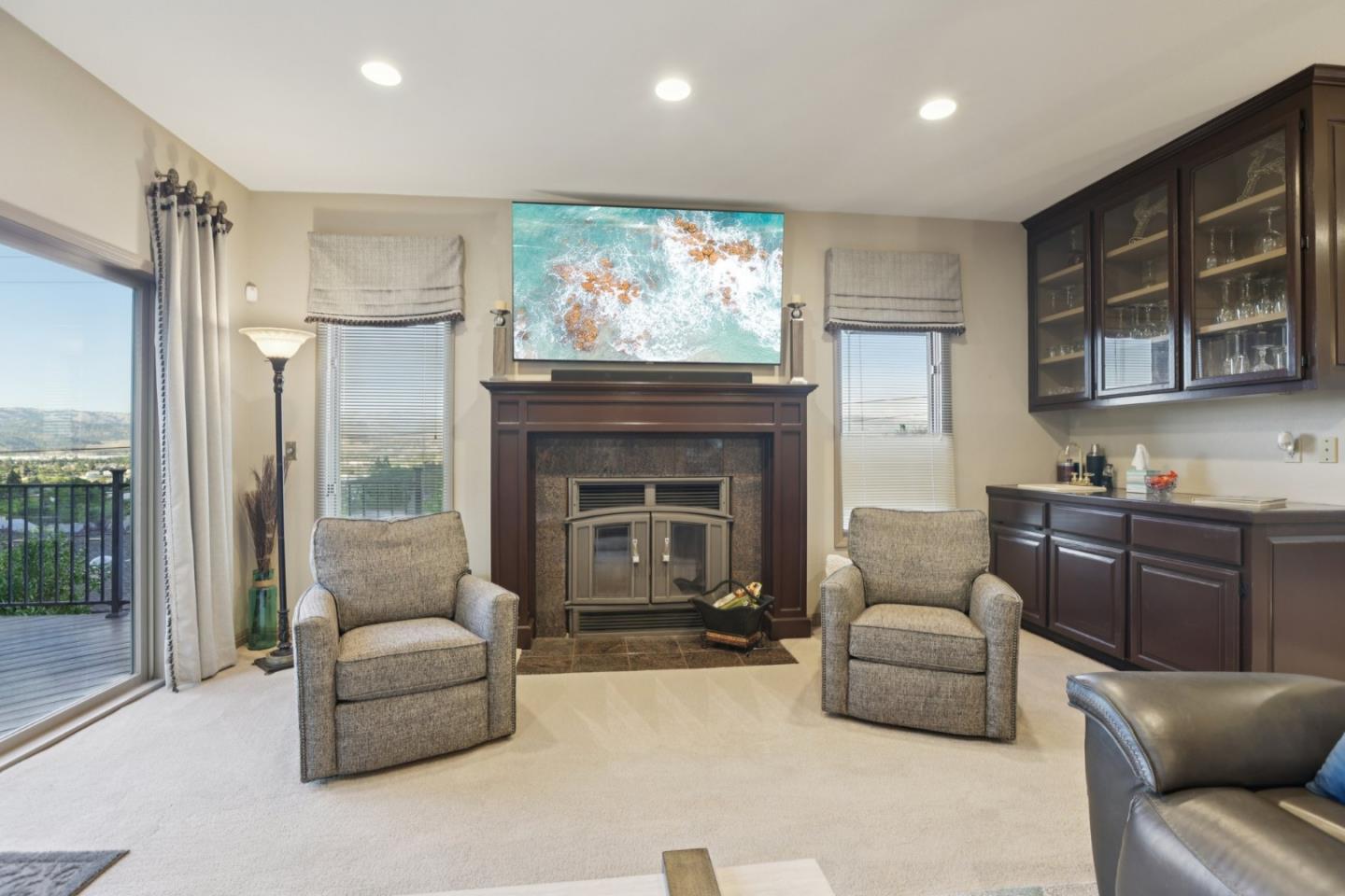 Detail Gallery Image 13 of 44 For 1055 W Dunne Ave, Morgan Hill,  CA 95037 - 4 Beds | 3 Baths