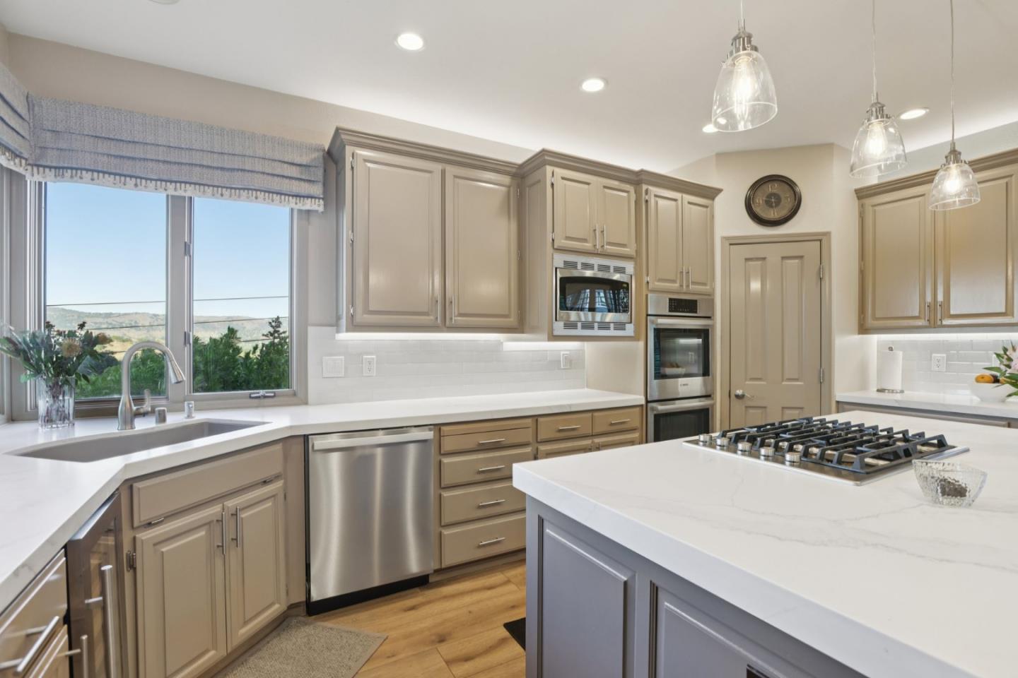 Detail Gallery Image 16 of 44 For 1055 W Dunne Ave, Morgan Hill,  CA 95037 - 4 Beds | 3 Baths