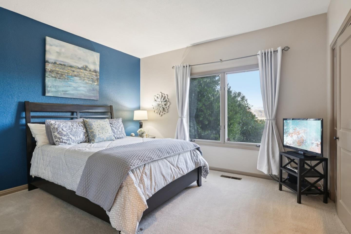 Detail Gallery Image 22 of 44 For 1055 W Dunne Ave, Morgan Hill,  CA 95037 - 4 Beds | 3 Baths