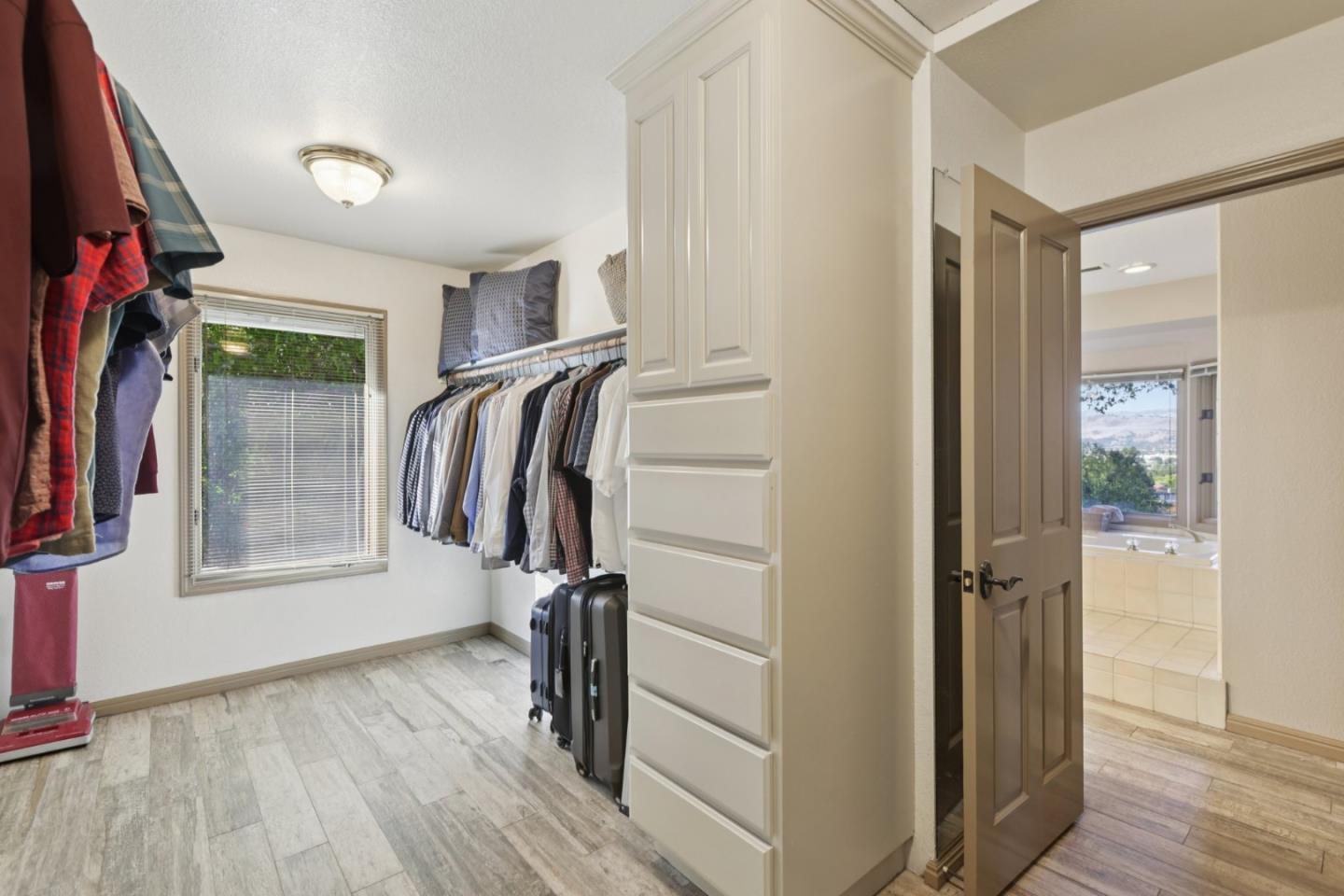 Detail Gallery Image 29 of 44 For 1055 W Dunne Ave, Morgan Hill,  CA 95037 - 4 Beds | 3 Baths