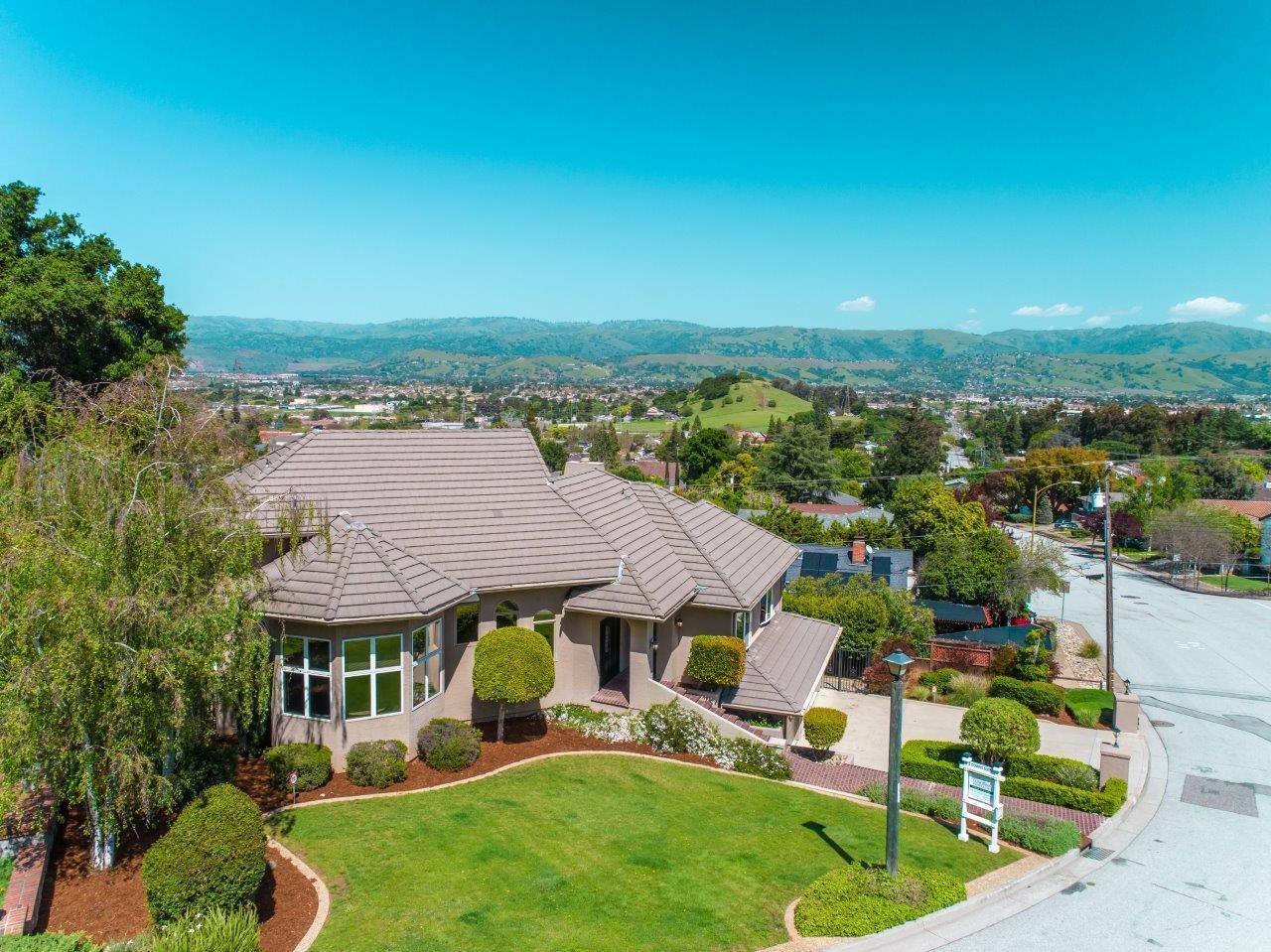 Detail Gallery Image 3 of 44 For 1055 W Dunne Ave, Morgan Hill,  CA 95037 - 4 Beds | 3 Baths