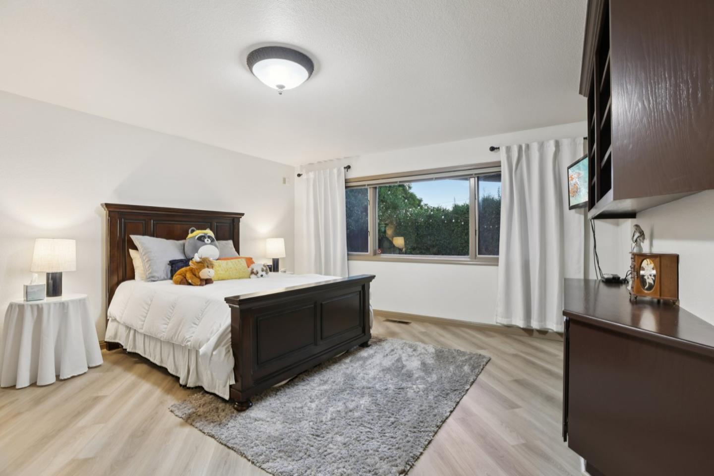 Detail Gallery Image 32 of 44 For 1055 W Dunne Ave, Morgan Hill,  CA 95037 - 4 Beds | 3 Baths