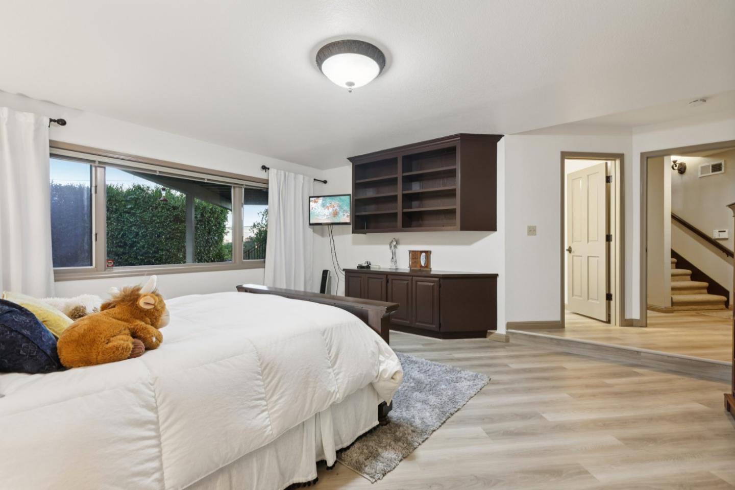 Detail Gallery Image 33 of 44 For 1055 W Dunne Ave, Morgan Hill,  CA 95037 - 4 Beds | 3 Baths