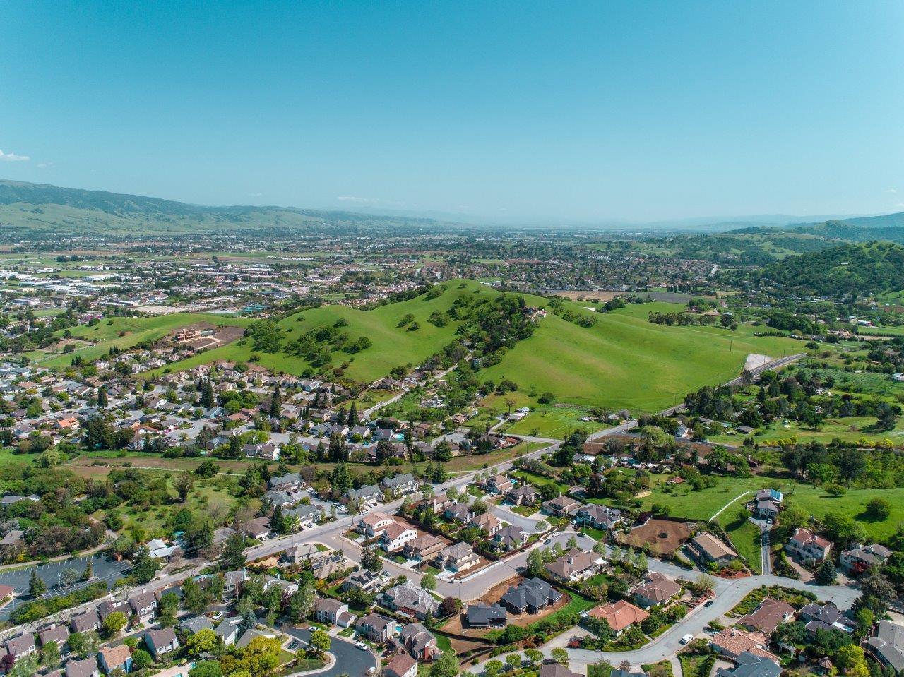 Detail Gallery Image 5 of 44 For 1055 W Dunne Ave, Morgan Hill,  CA 95037 - 4 Beds | 3 Baths