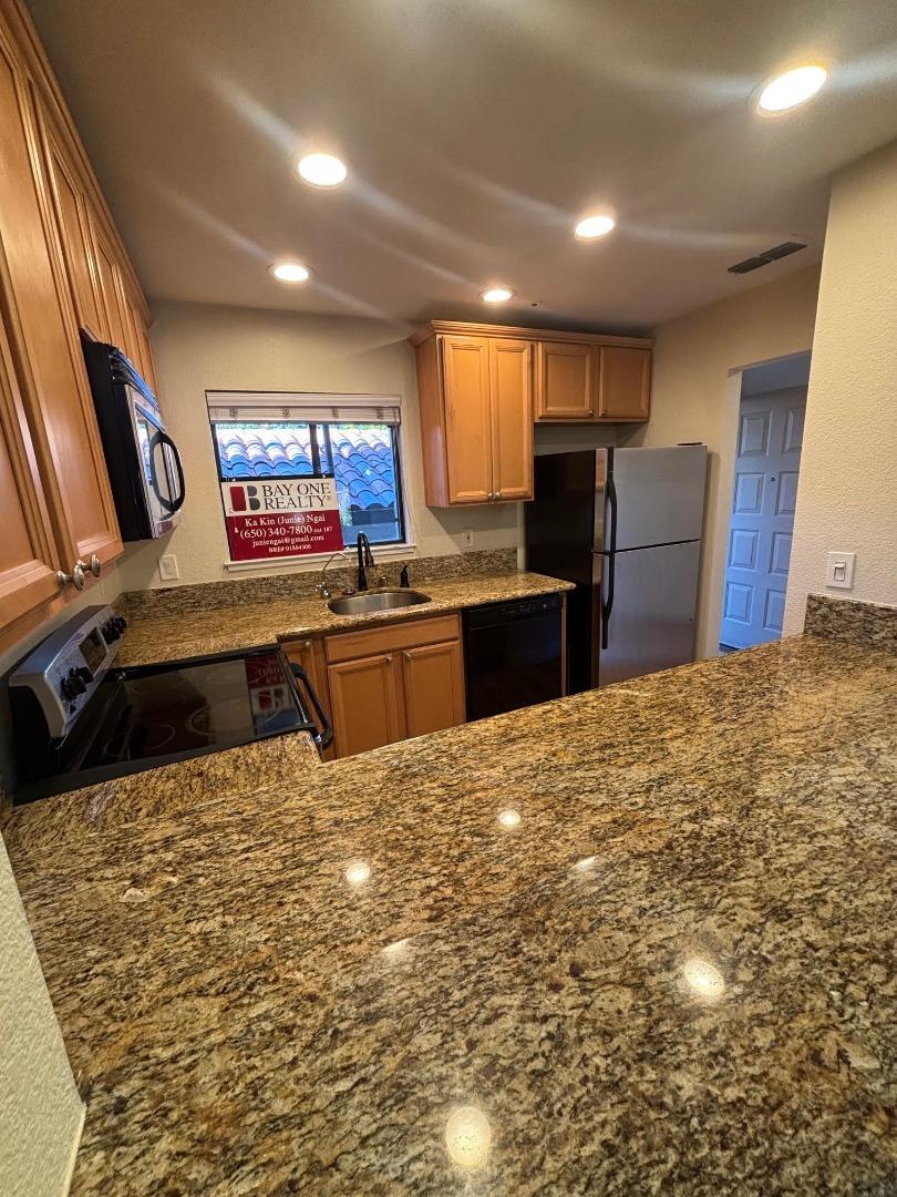 Detail Gallery Image 18 of 32 For 912 S Villa Way, Walnut Creek,  CA 94595 - 1 Beds | 1 Baths