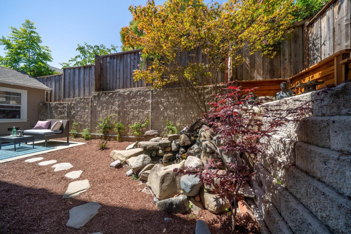 Detail Gallery Image 14 of 27 For 205 Roosevelt Ter, Santa Cruz,  CA 95060 - 2 Beds | 1/1 Baths