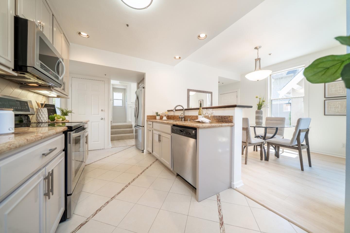 Detail Gallery Image 9 of 27 For 205 Roosevelt Ter, Santa Cruz,  CA 95060 - 2 Beds | 1/1 Baths