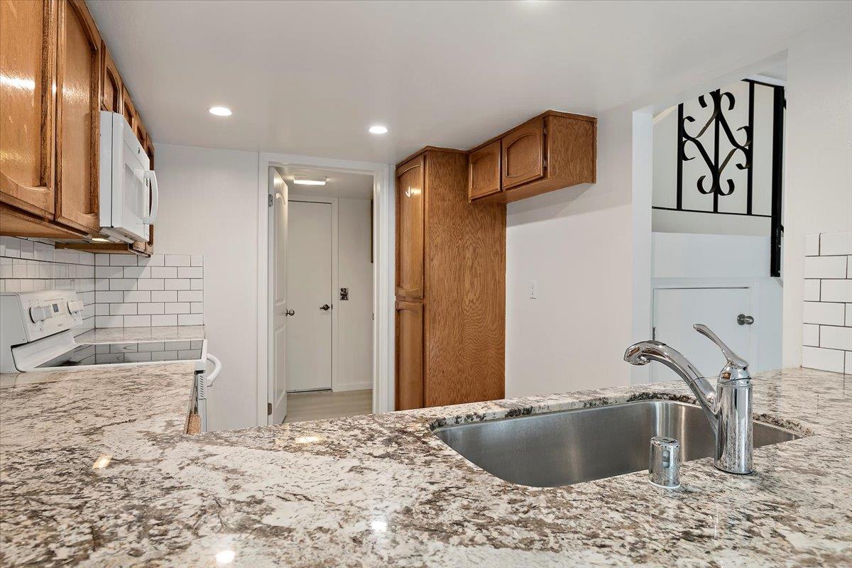Detail Gallery Image 10 of 29 For 1115 Odyssey Ct, San Jose,  CA 95118 - 3 Beds | 2/1 Baths