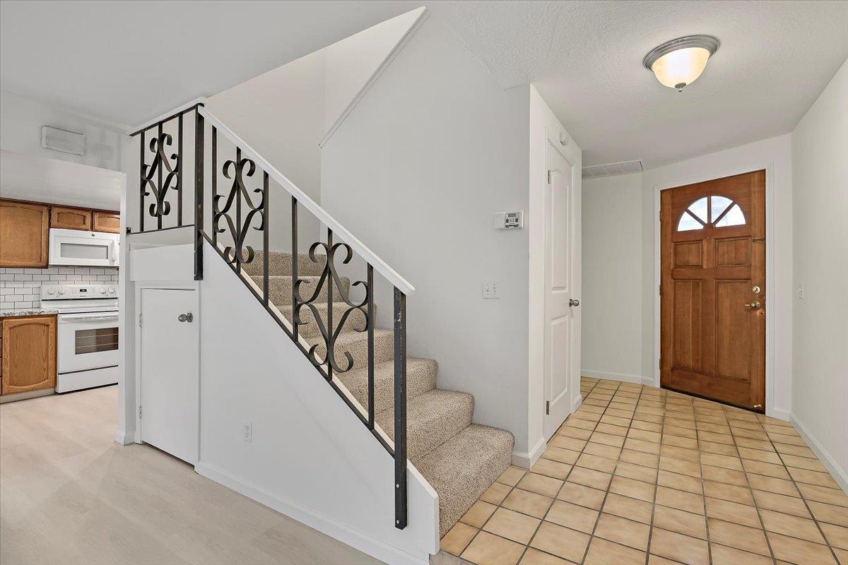 Detail Gallery Image 3 of 29 For 1115 Odyssey Ct, San Jose,  CA 95118 - 3 Beds | 2/1 Baths