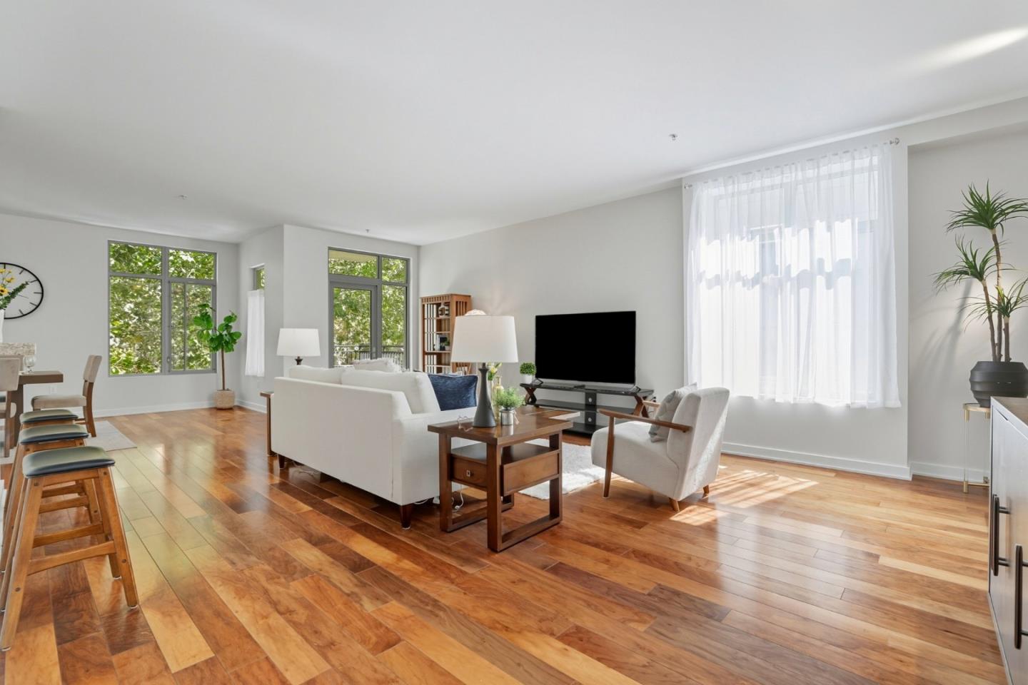 Detail Gallery Image 2 of 37 For 25 S 3rd St #301,  San Jose,  CA 95113 - 3 Beds | 2 Baths