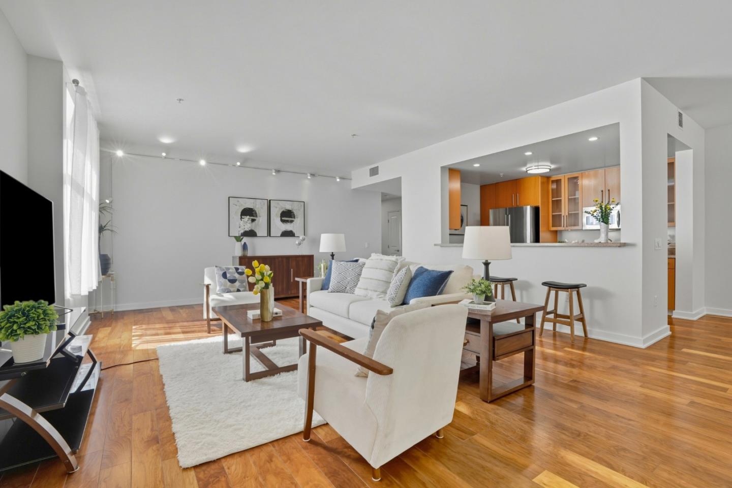 Detail Gallery Image 4 of 37 For 25 S 3rd St #301,  San Jose,  CA 95113 - 3 Beds | 2 Baths