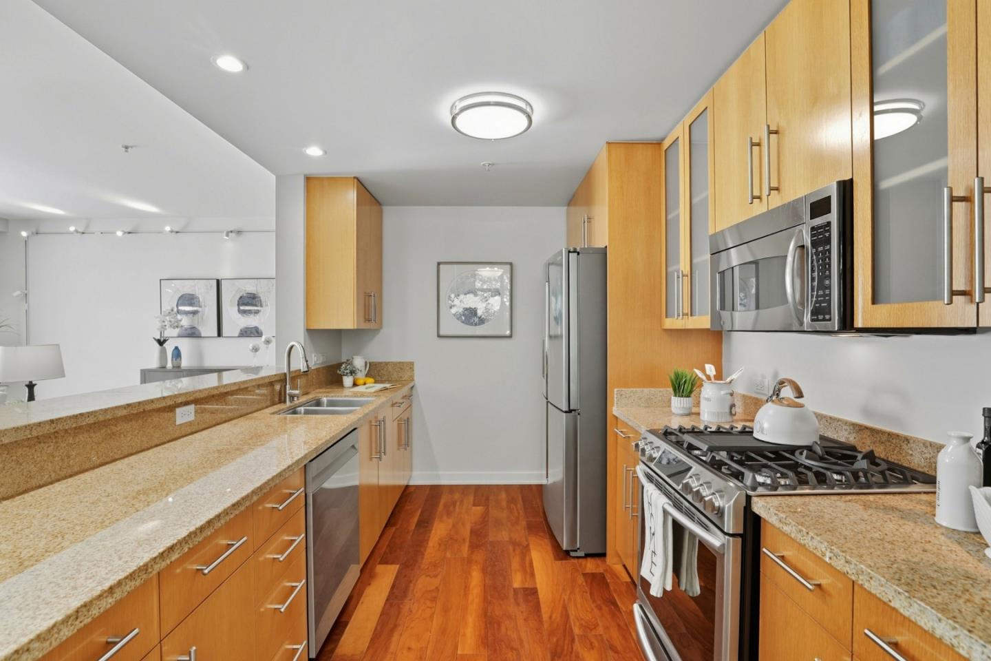 Detail Gallery Image 5 of 37 For 25 S 3rd St #301,  San Jose,  CA 95113 - 3 Beds | 2 Baths