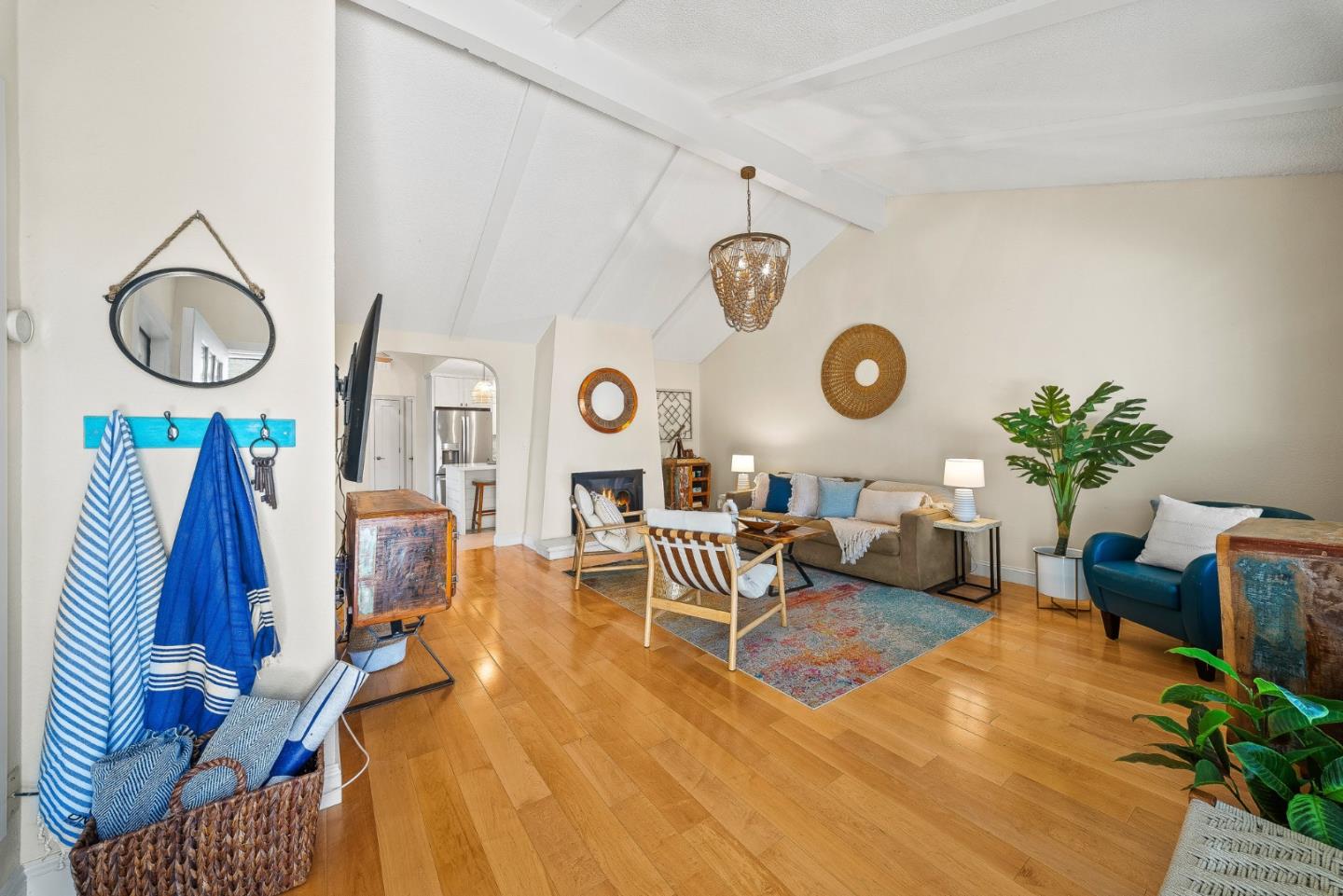 Detail Gallery Image 4 of 24 For 115 Oceanview Dr, La Selva Beach,  CA 95076 - 3 Beds | 2 Baths