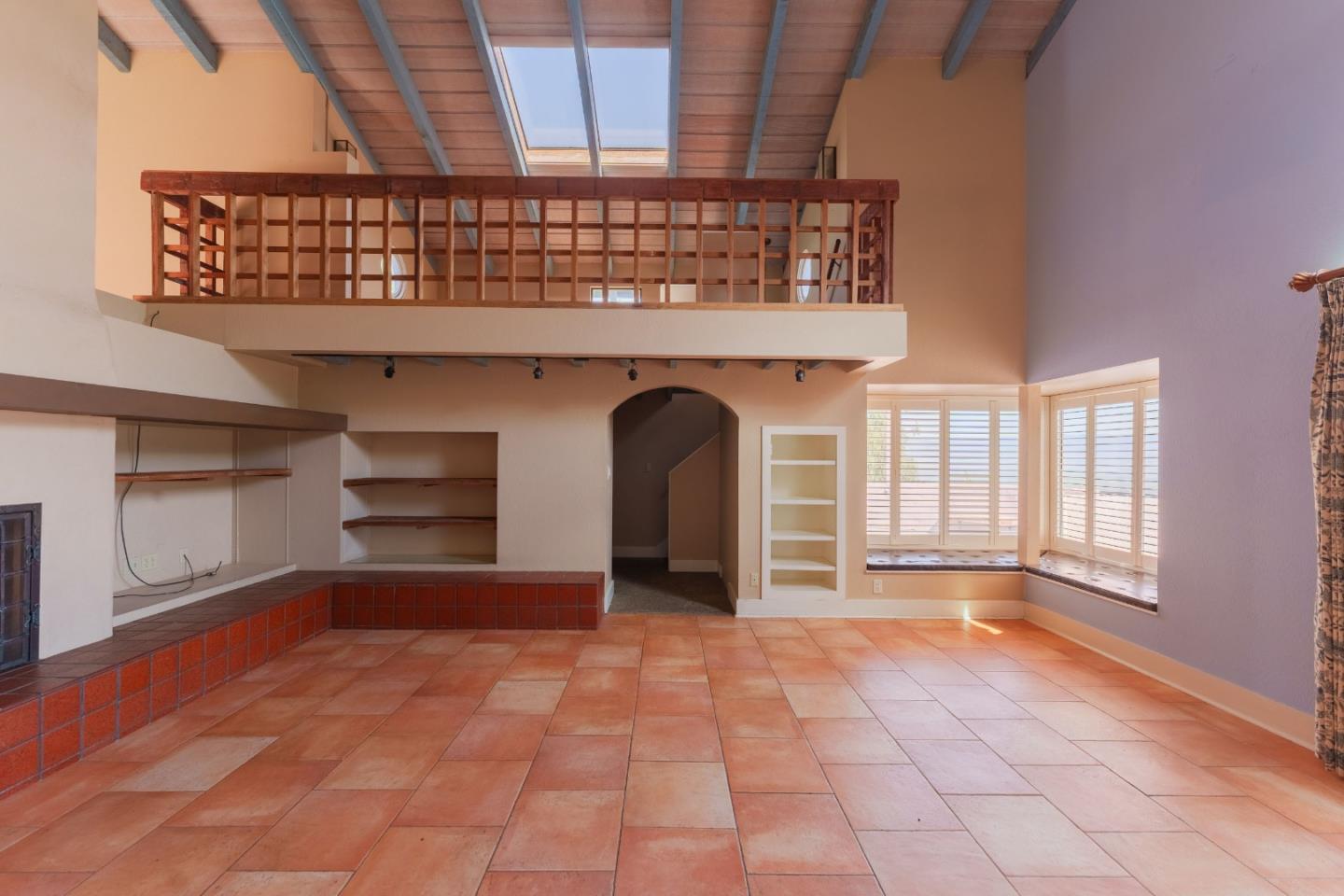 Detail Gallery Image 14 of 33 For 1352 River Rd, Salinas,  CA 93908 - 5 Beds | 3/1 Baths