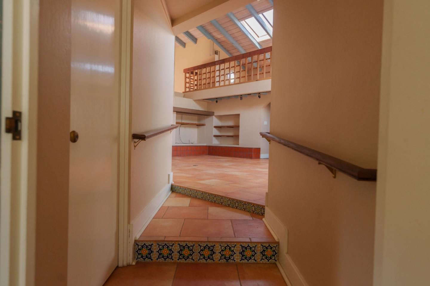 Detail Gallery Image 16 of 33 For 1352 River Rd, Salinas,  CA 93908 - 5 Beds | 3/1 Baths