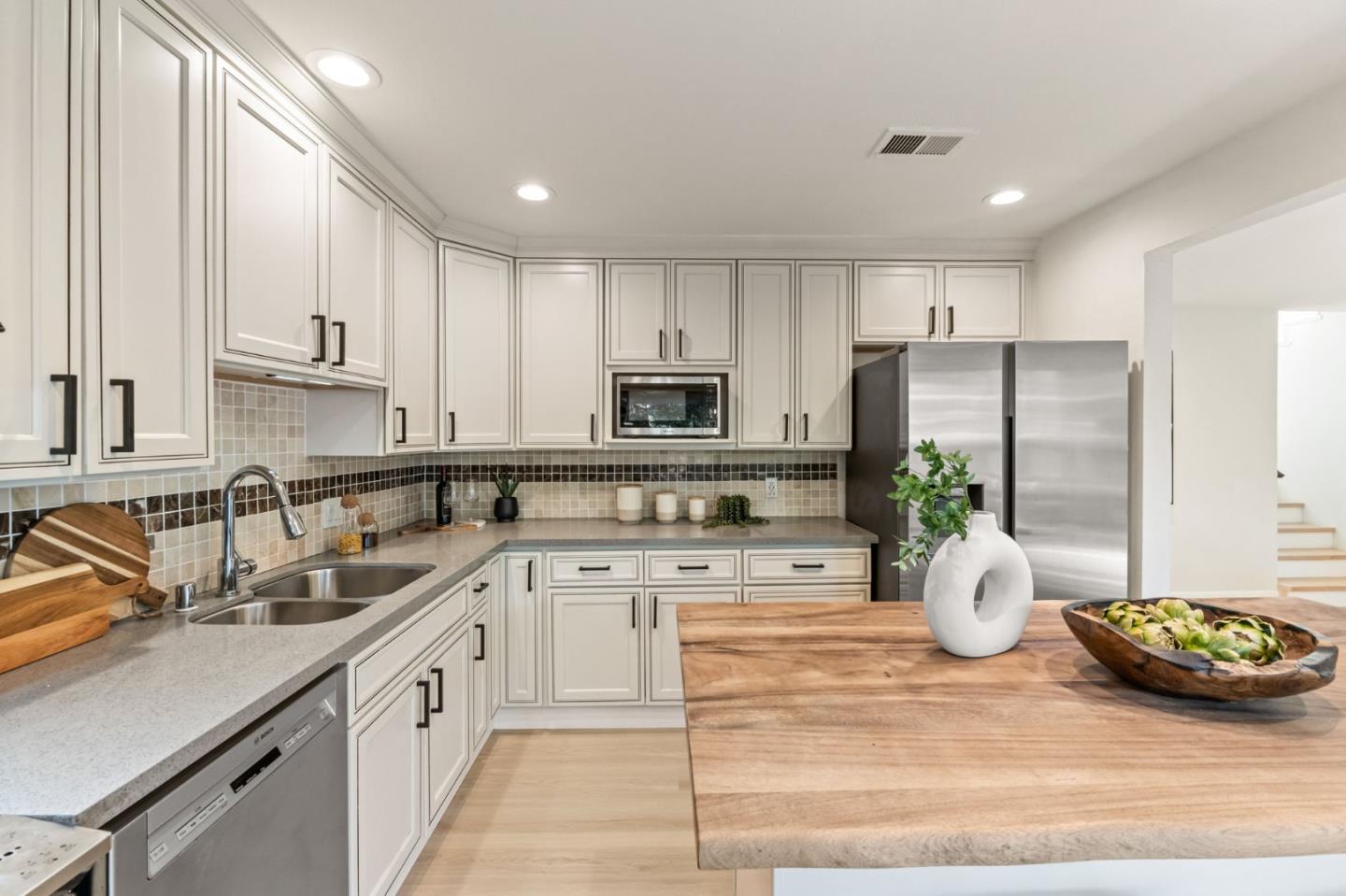 Detail Gallery Image 14 of 59 For 112 El Olivar, Los Gatos,  CA 95032 - 4 Beds | 2/1 Baths