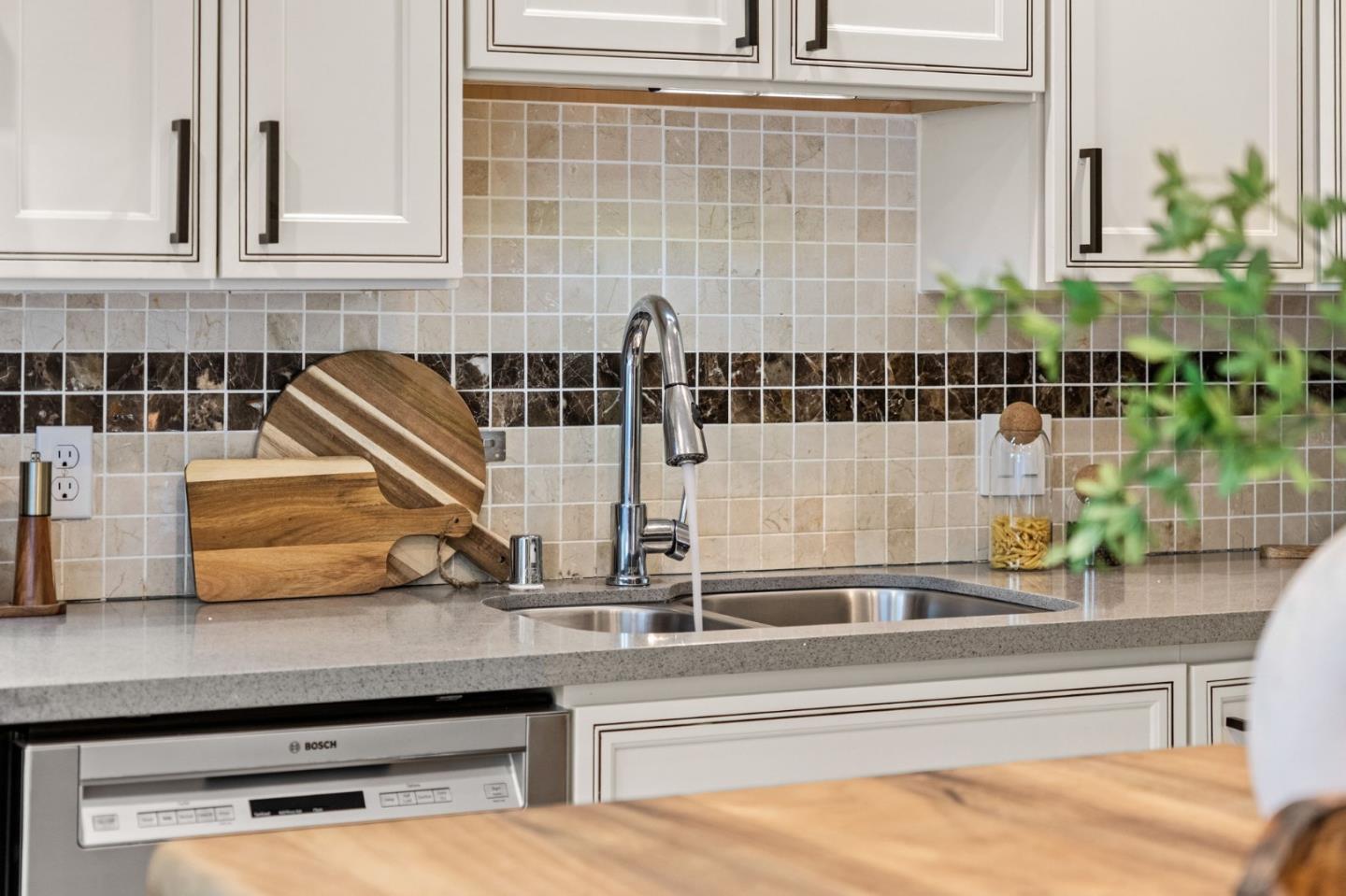 Detail Gallery Image 15 of 59 For 112 El Olivar, Los Gatos,  CA 95032 - 4 Beds | 2/1 Baths