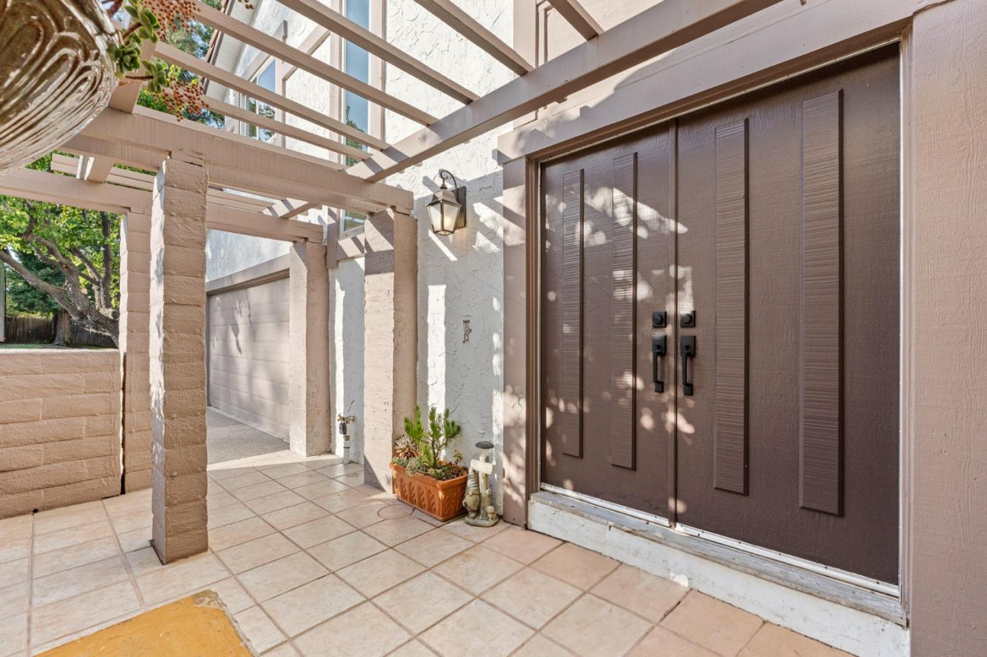 Detail Gallery Image 4 of 59 For 112 El Olivar, Los Gatos,  CA 95032 - 4 Beds | 2/1 Baths