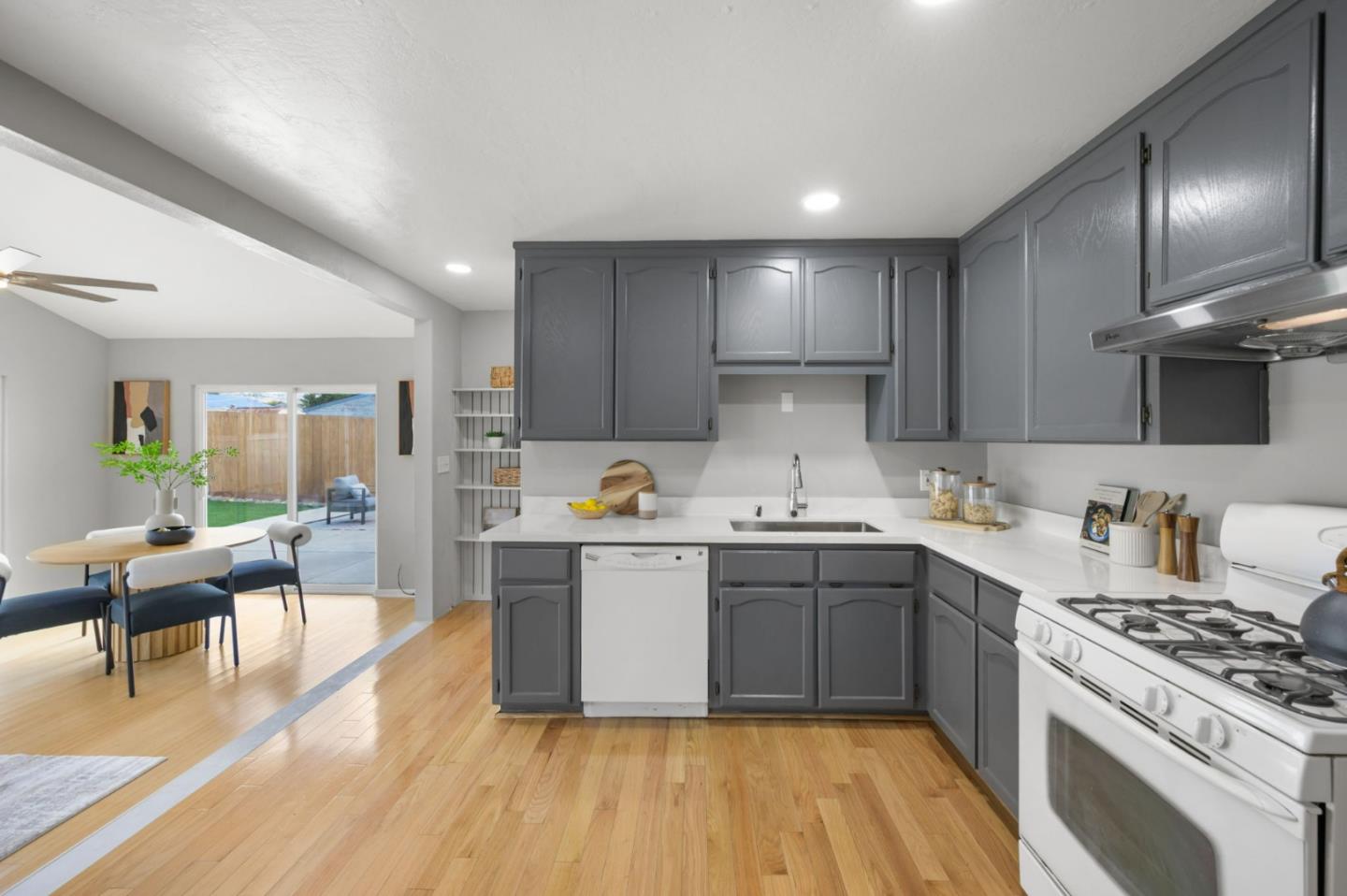 Detail Gallery Image 15 of 50 For 636 Gridley St, San Jose,  CA 95127 - 4 Beds | 2 Baths