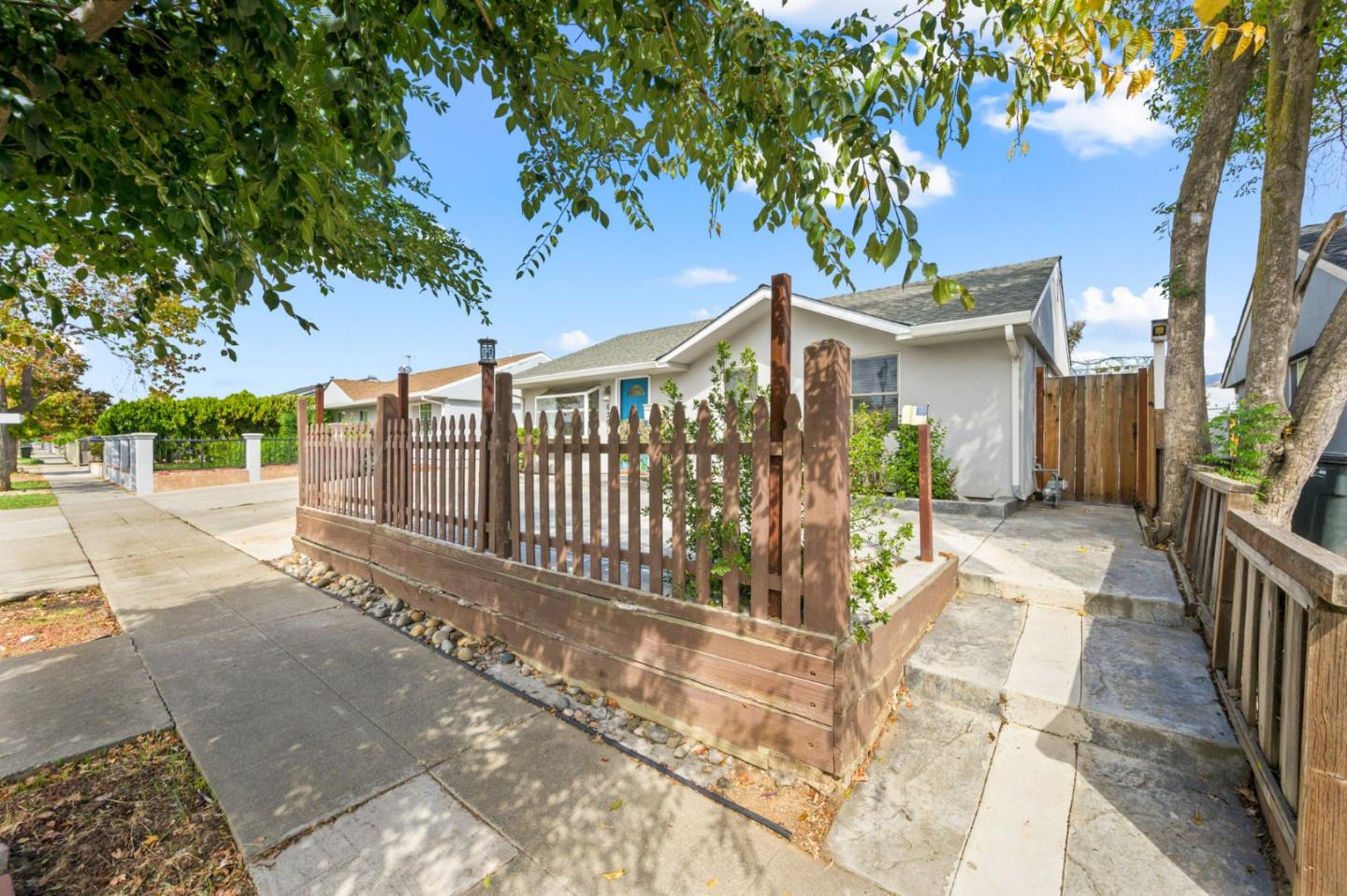 Detail Gallery Image 4 of 50 For 636 Gridley St, San Jose,  CA 95127 - 4 Beds | 2 Baths