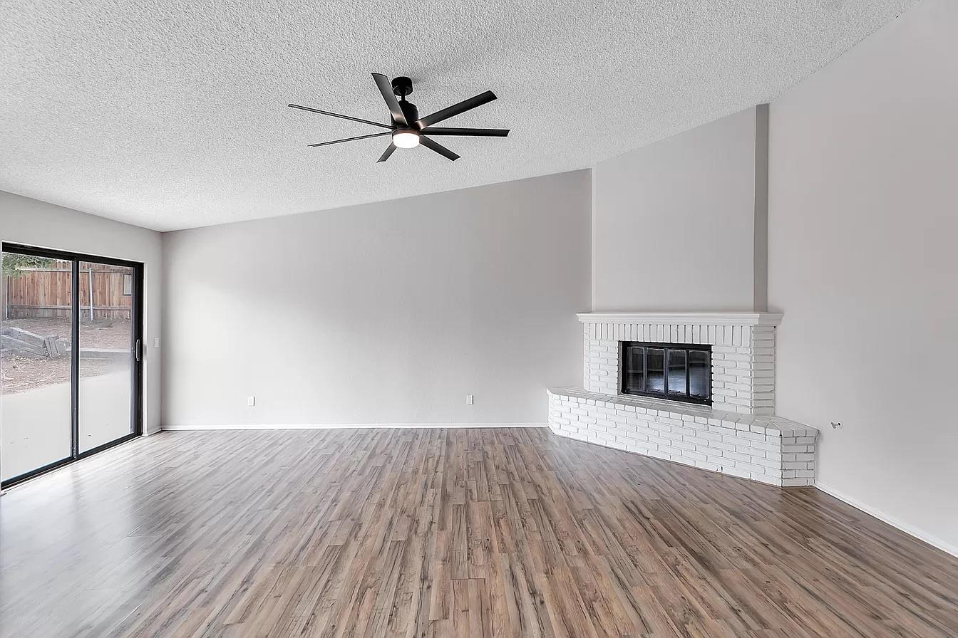 Detail Gallery Image 6 of 13 For 42350 Encanto Way, Lancaster,  CA 93536 - 3 Beds | 2 Baths