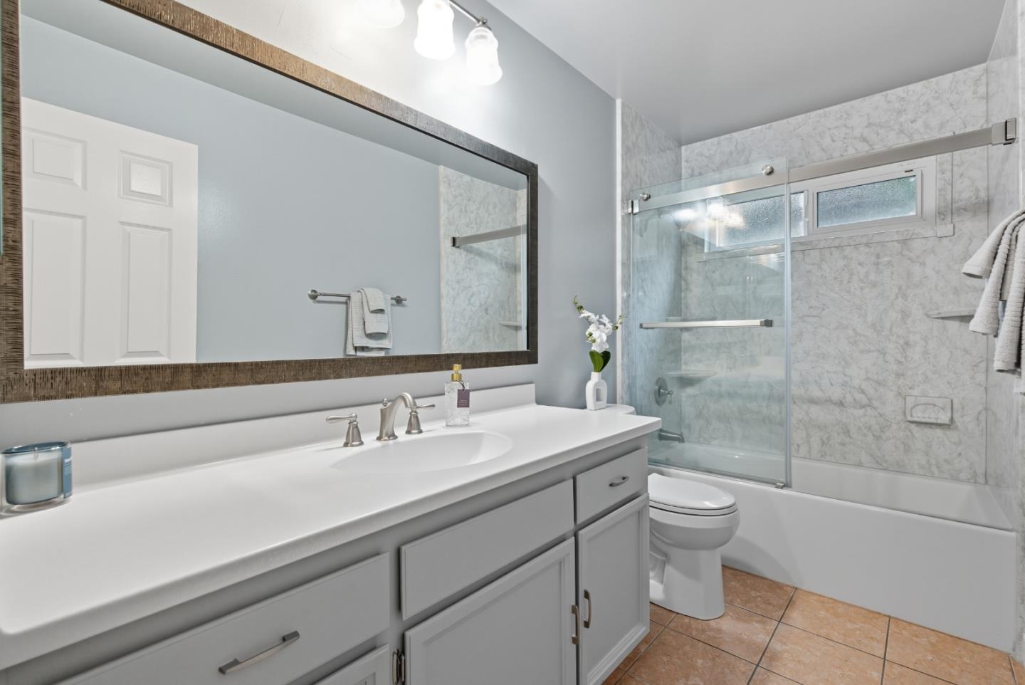 Detail Gallery Image 17 of 39 For 22103 Vista Del Plaza Ln #15,  Hayward,  CA 94541 - 2 Beds | 2 Baths
