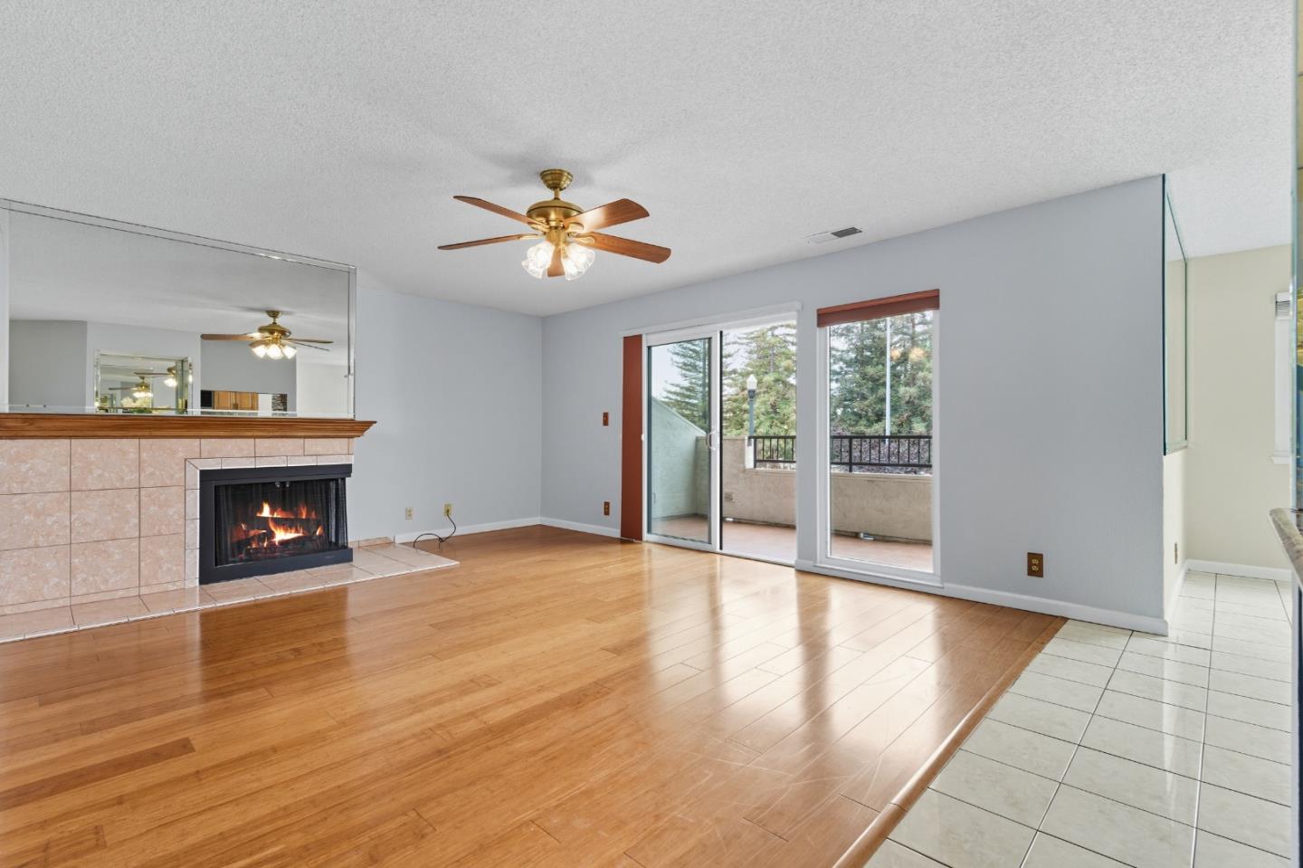 Detail Gallery Image 3 of 39 For 22103 Vista Del Plaza Ln #15,  Hayward,  CA 94541 - 2 Beds | 2 Baths