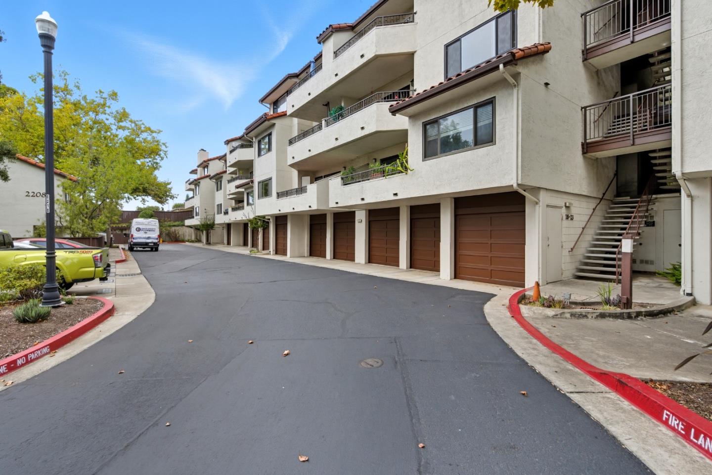 Detail Gallery Image 32 of 39 For 22103 Vista Del Plaza Ln #15,  Hayward,  CA 94541 - 2 Beds | 2 Baths