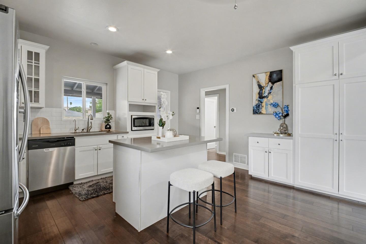 Detail Gallery Image 11 of 39 For 670 N 14th St, San Jose,  CA 95112 - 2 Beds | 2 Baths