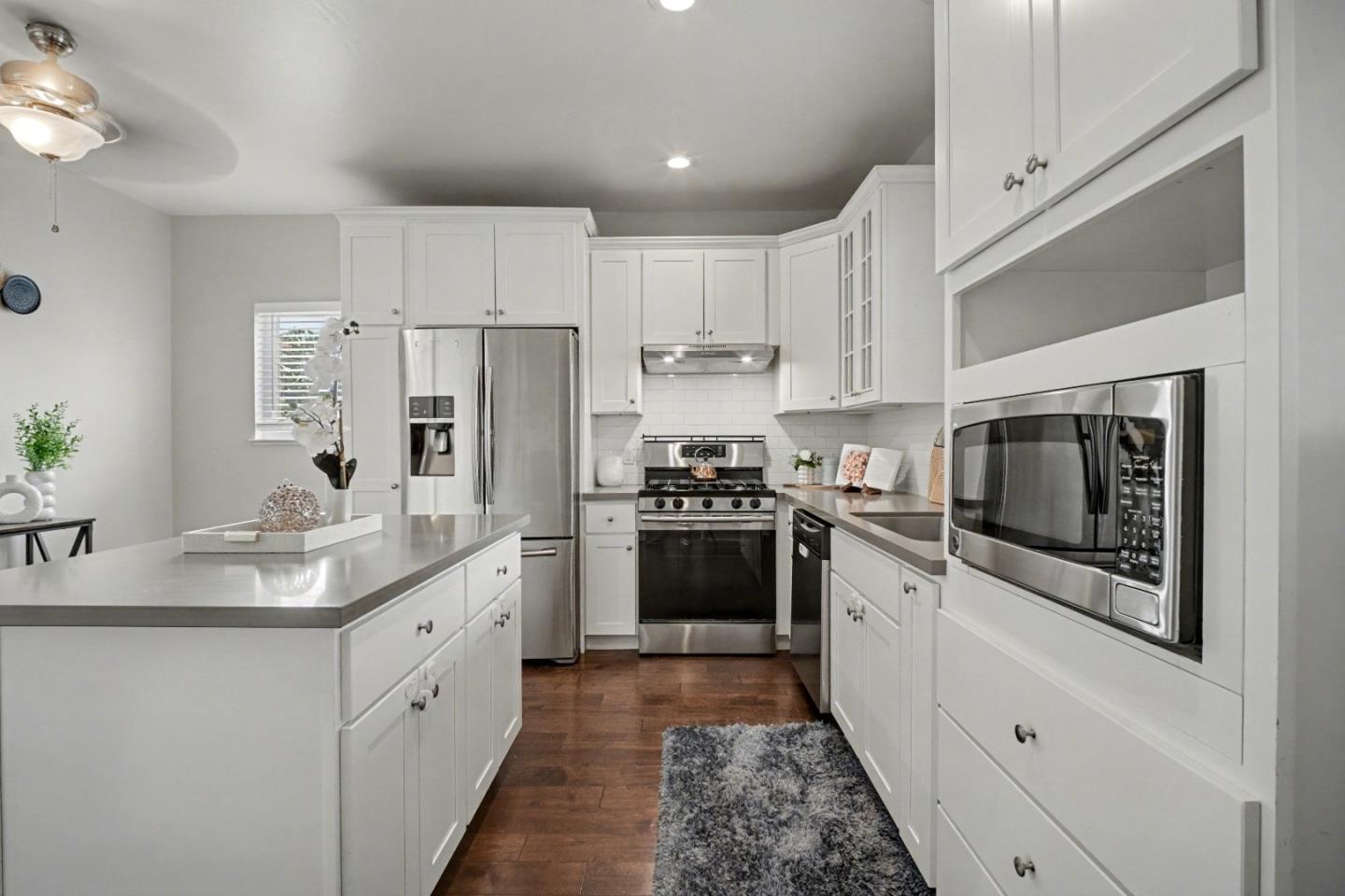 Detail Gallery Image 12 of 39 For 670 N 14th St, San Jose,  CA 95112 - 2 Beds | 2 Baths