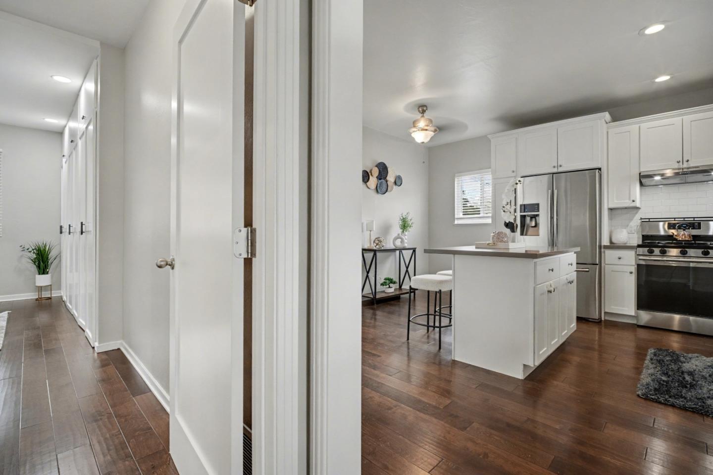 Detail Gallery Image 14 of 39 For 670 N 14th St, San Jose,  CA 95112 - 2 Beds | 2 Baths