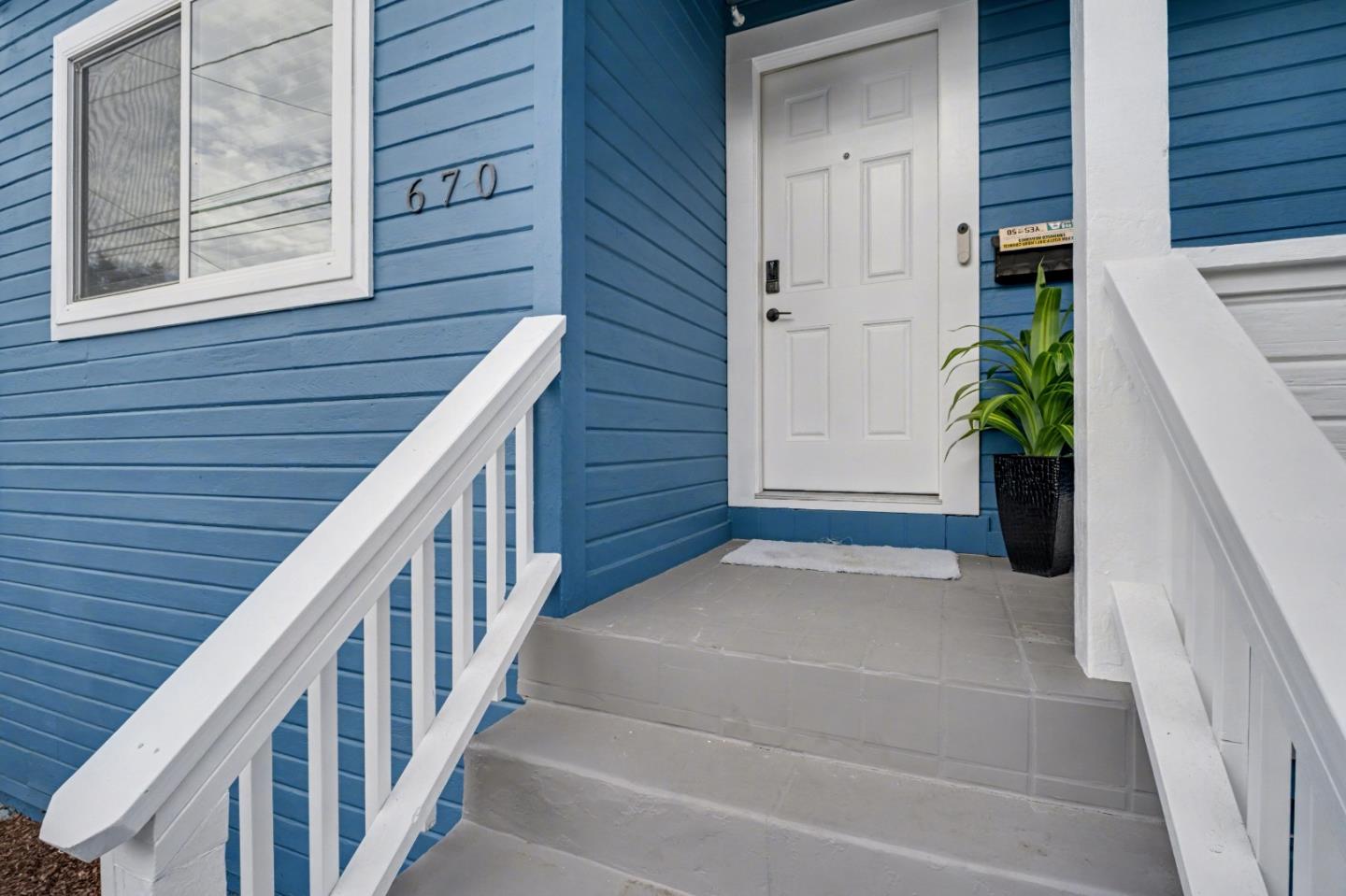 Detail Gallery Image 3 of 39 For 670 N 14th St, San Jose,  CA 95112 - 2 Beds | 2 Baths