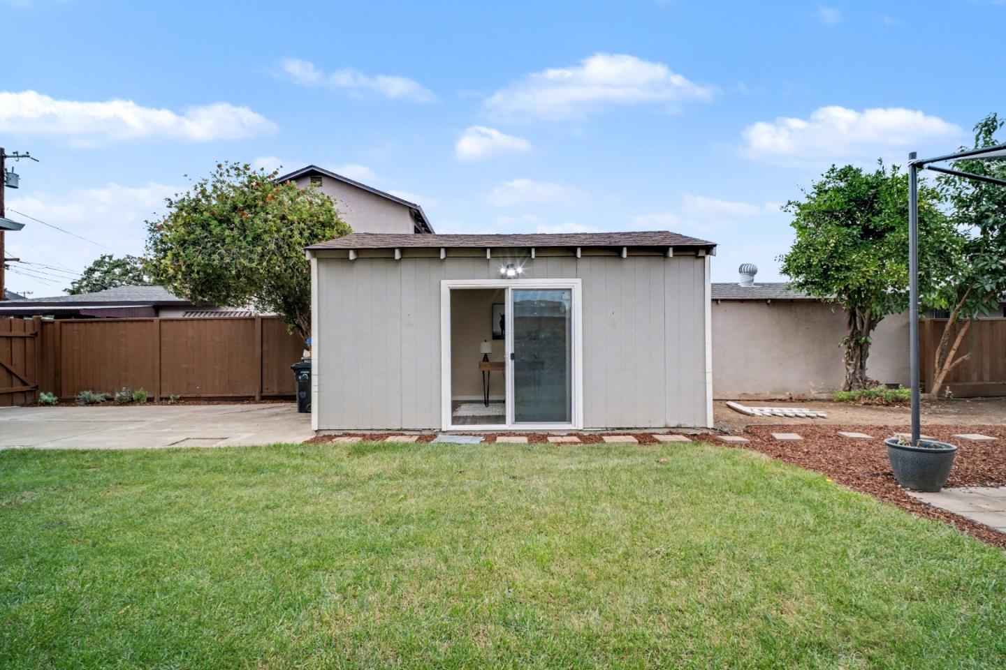 Detail Gallery Image 32 of 39 For 670 N 14th St, San Jose,  CA 95112 - 2 Beds | 2 Baths