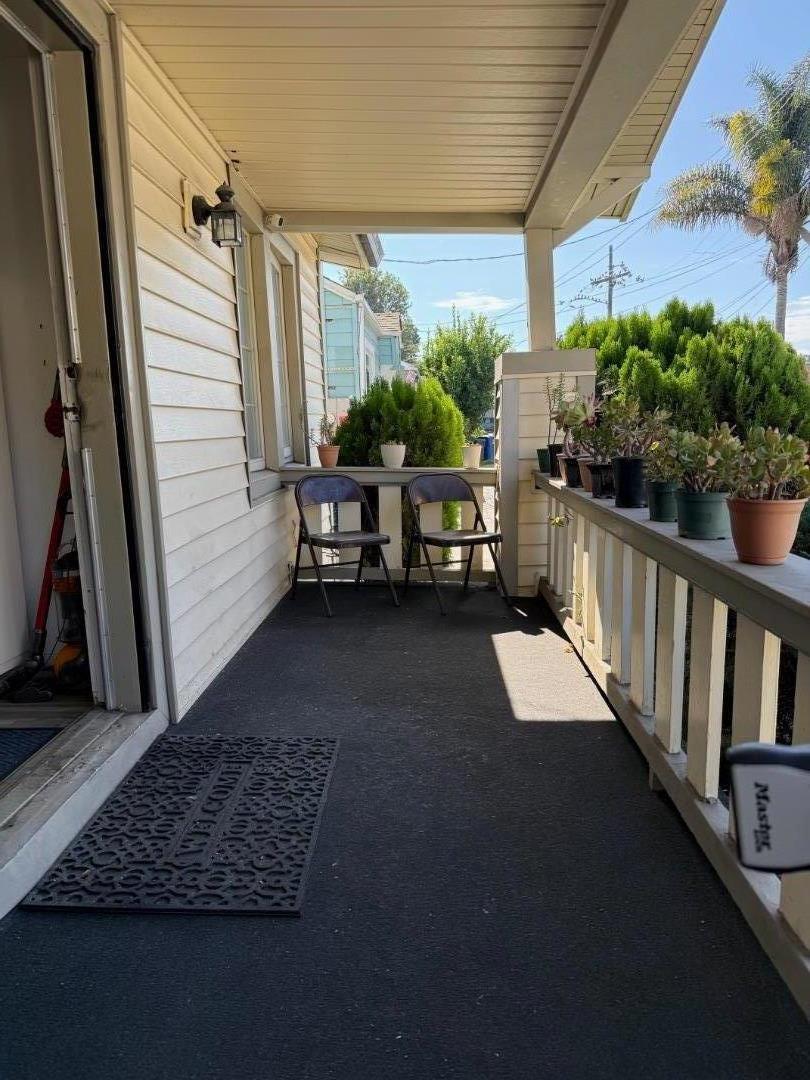 Detail Gallery Image 2 of 39 For 1225 Richard Pl, Hayward,  CA 94541 - 2 Beds | 1 Baths