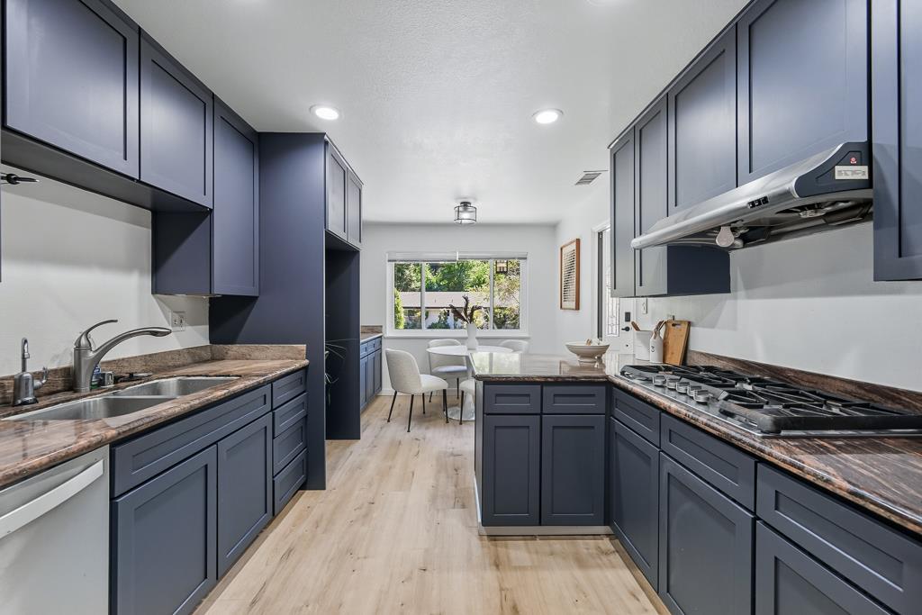 Detail Gallery Image 8 of 32 For 2563 Patra Dr, El Sobrante,  CA 94803 - 3 Beds | 2 Baths