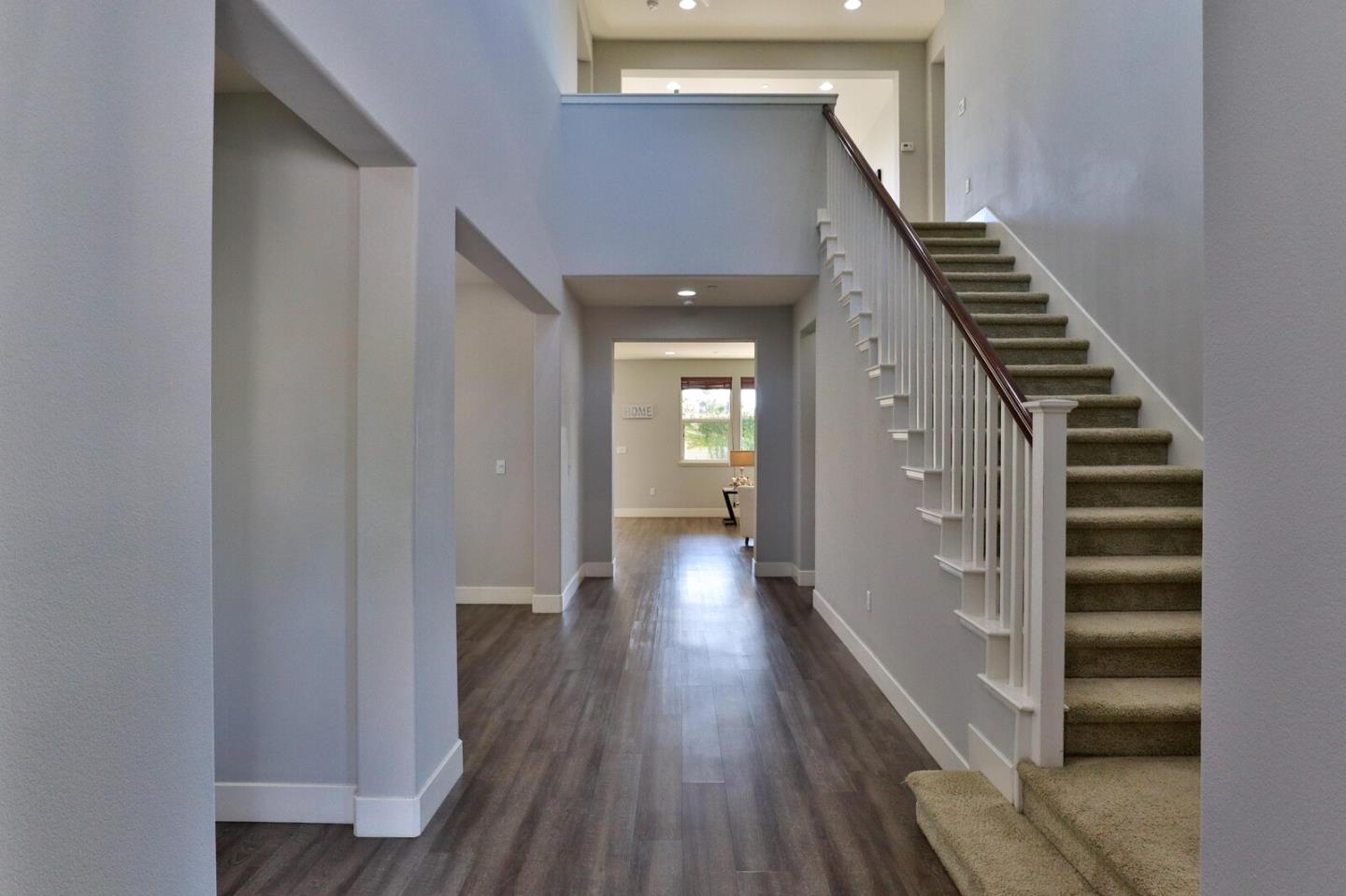 Detail Gallery Image 7 of 59 For 9938 Bobcat Ct, Gilroy,  CA 95020 - 4 Beds | 3/1 Baths