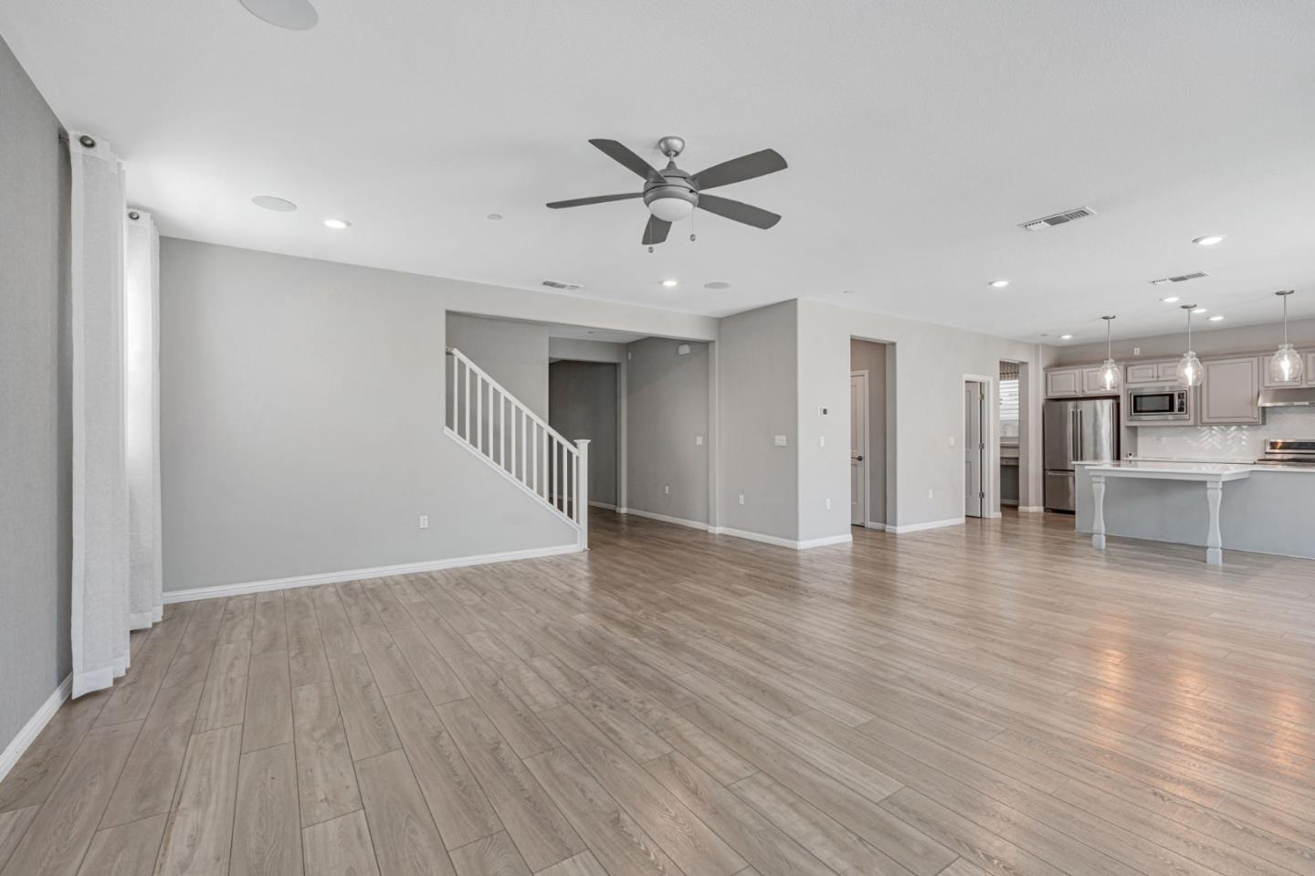 Detail Gallery Image 3 of 10 For 3057 Garden Farms Ave, Lathrop,  CA 95330 - 4 Beds | 3 Baths