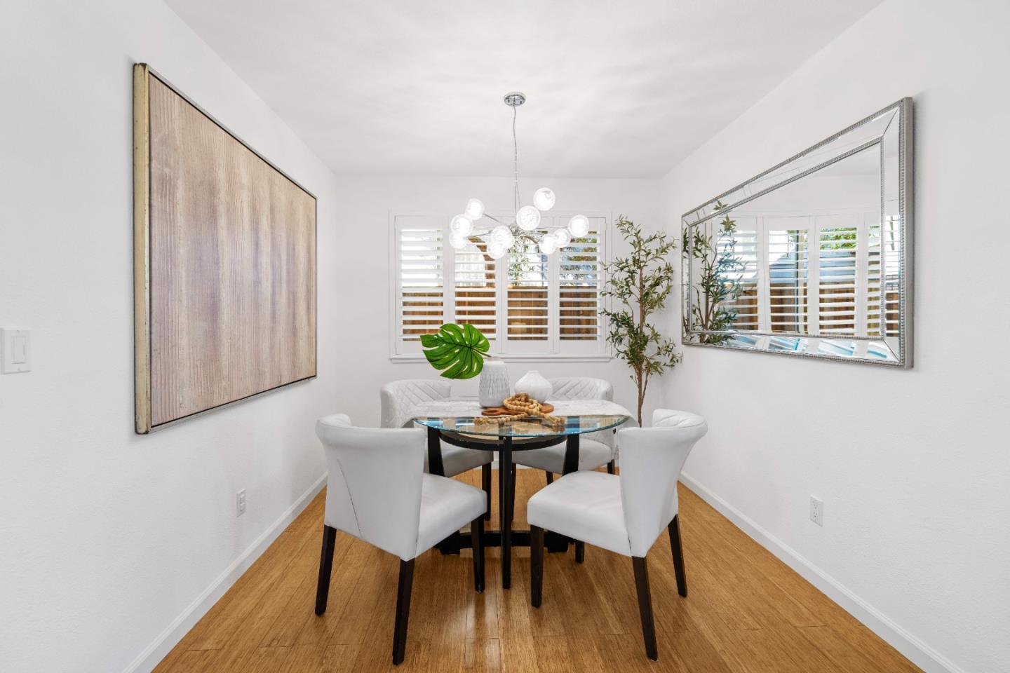 Detail Gallery Image 19 of 47 For 1308 Yarmouth Ter, Sunnyvale,  CA 94087 - 4 Beds | 2/1 Baths