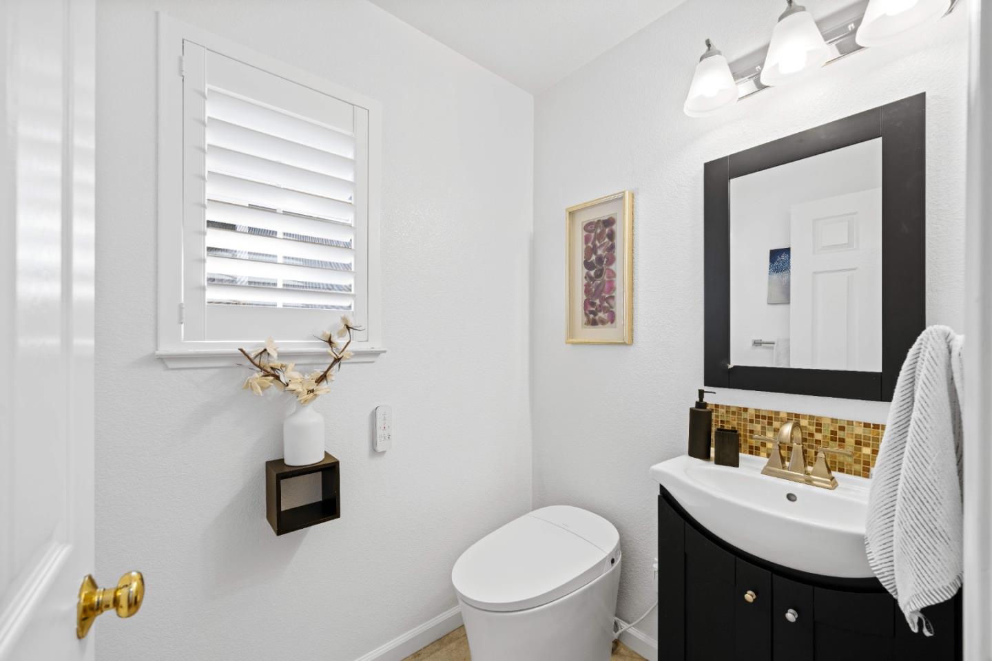 Detail Gallery Image 39 of 47 For 1308 Yarmouth Ter, Sunnyvale,  CA 94087 - 4 Beds | 2/1 Baths