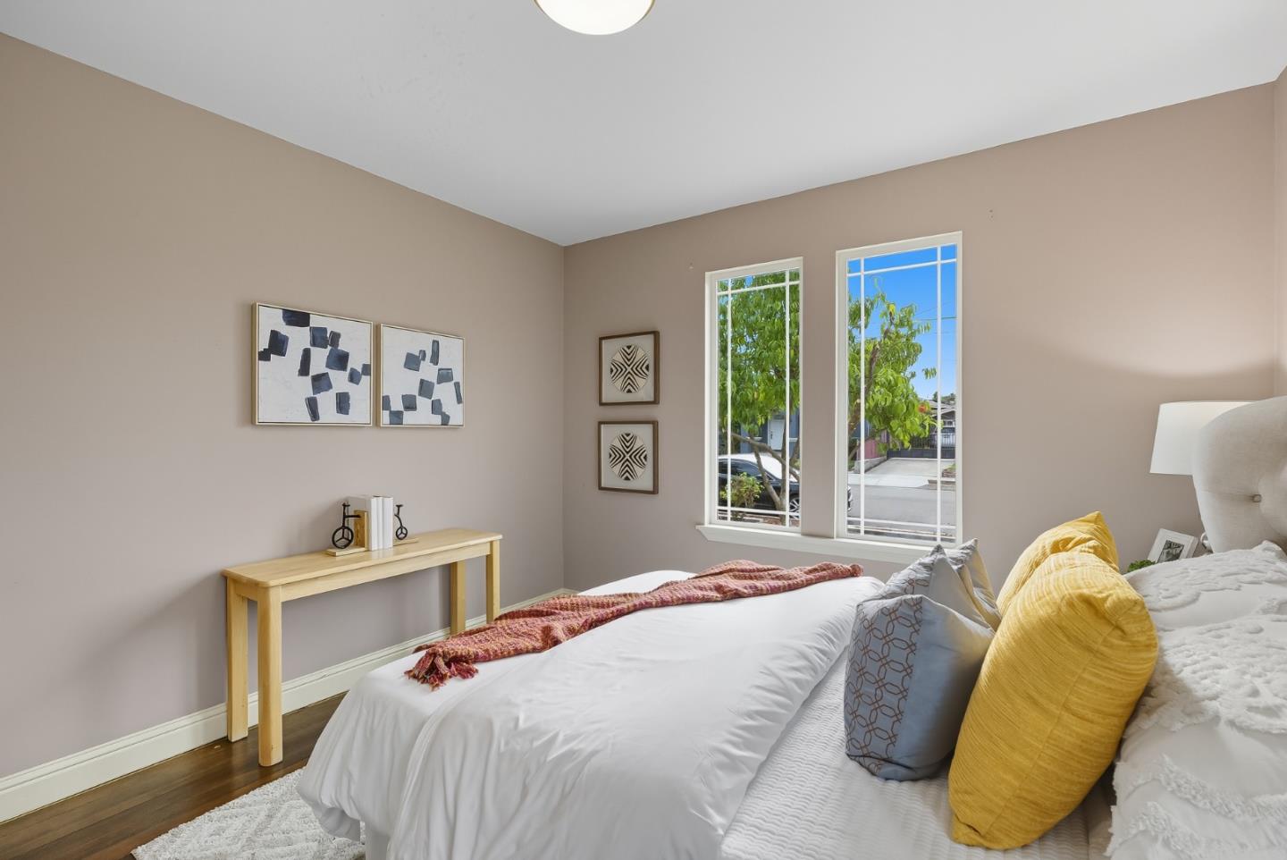 Detail Gallery Image 14 of 42 For 1565 E Saint James St, San Jose,  CA 95116 - 4 Beds | 2/1 Baths